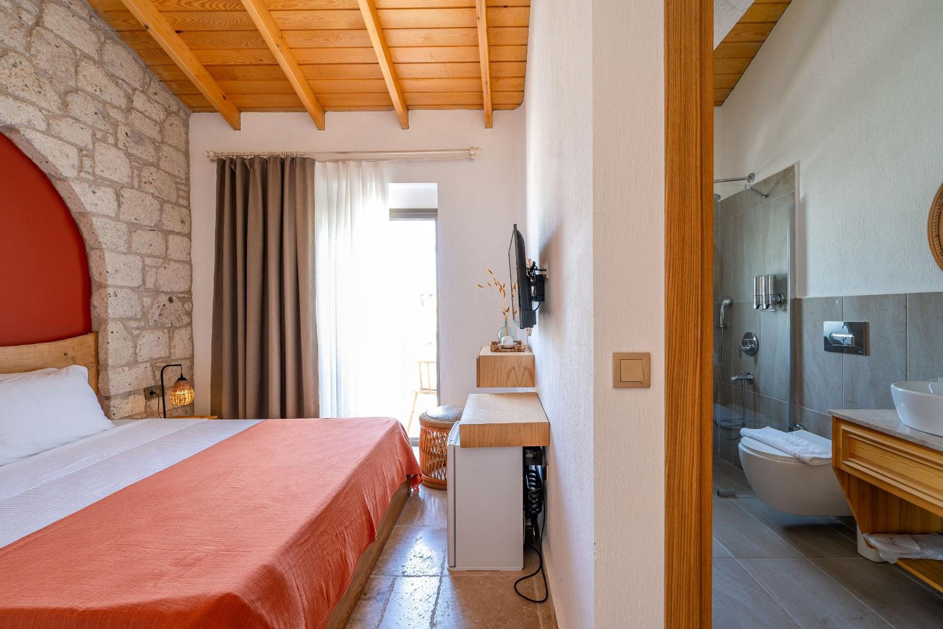 Deluxe Double Room - Photo 10