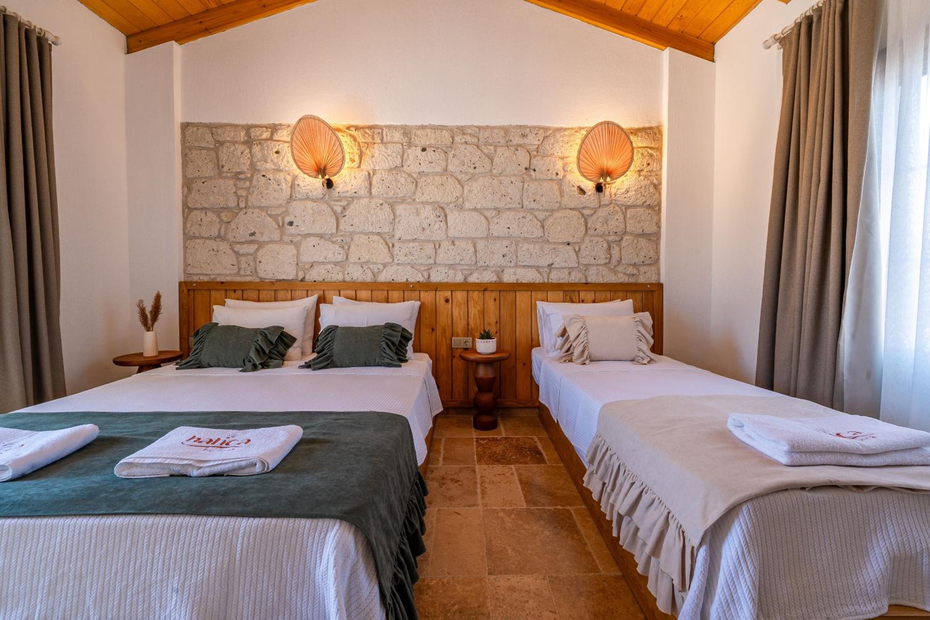 Deluxe Triple Room - Photo 5