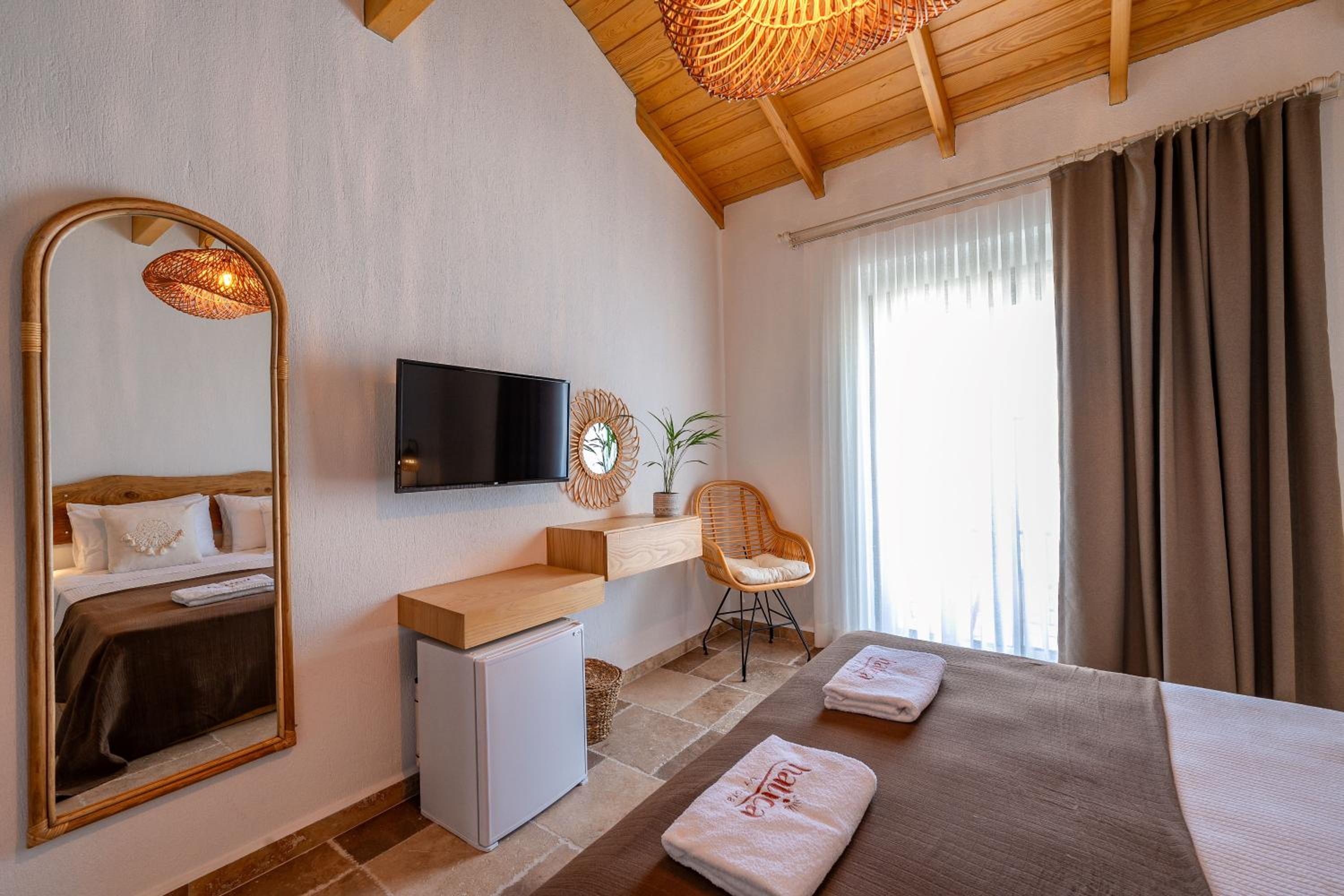 Deluxe Double Room - Photo 6