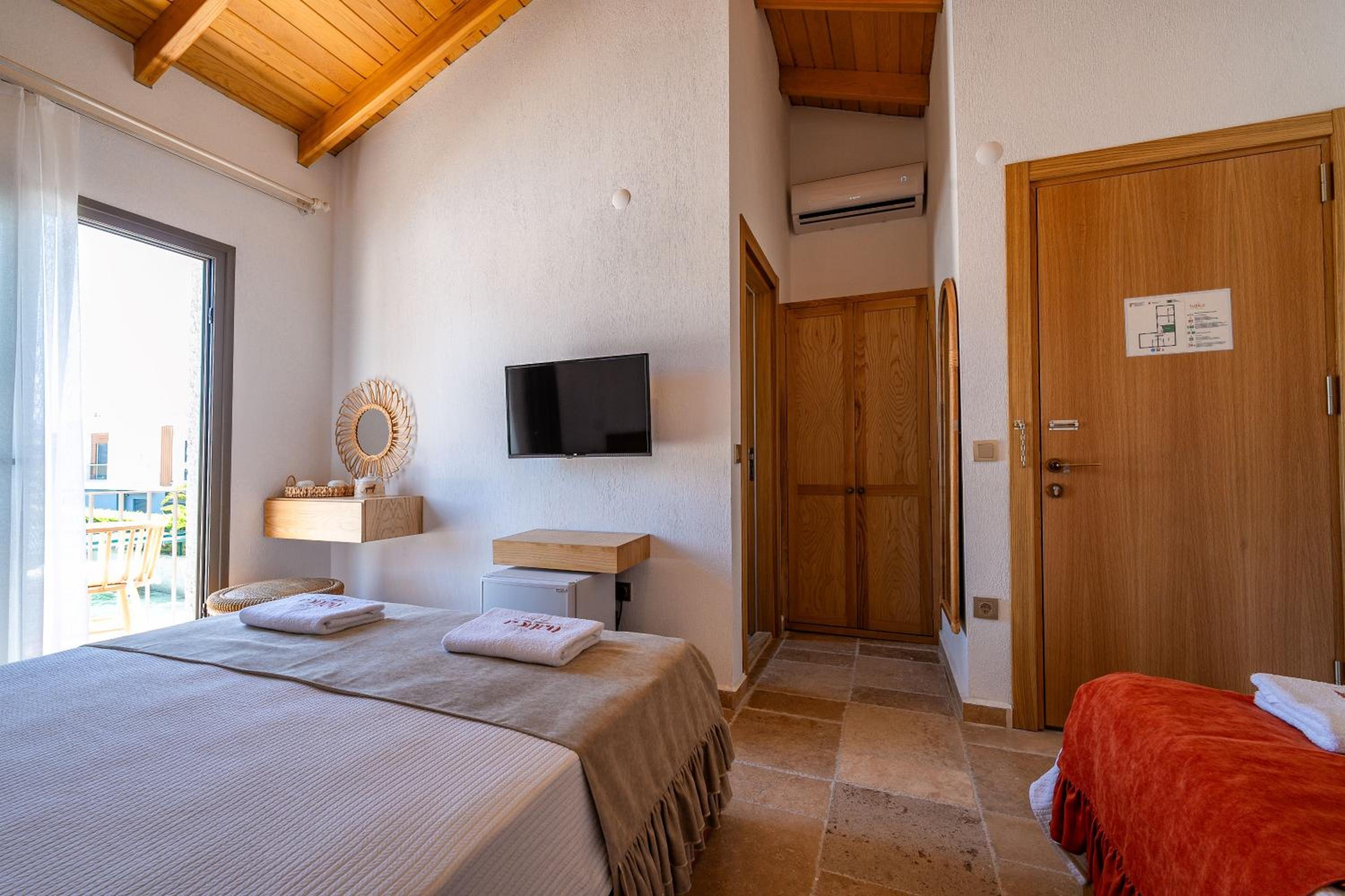 Standard Triple Room - Photo 8