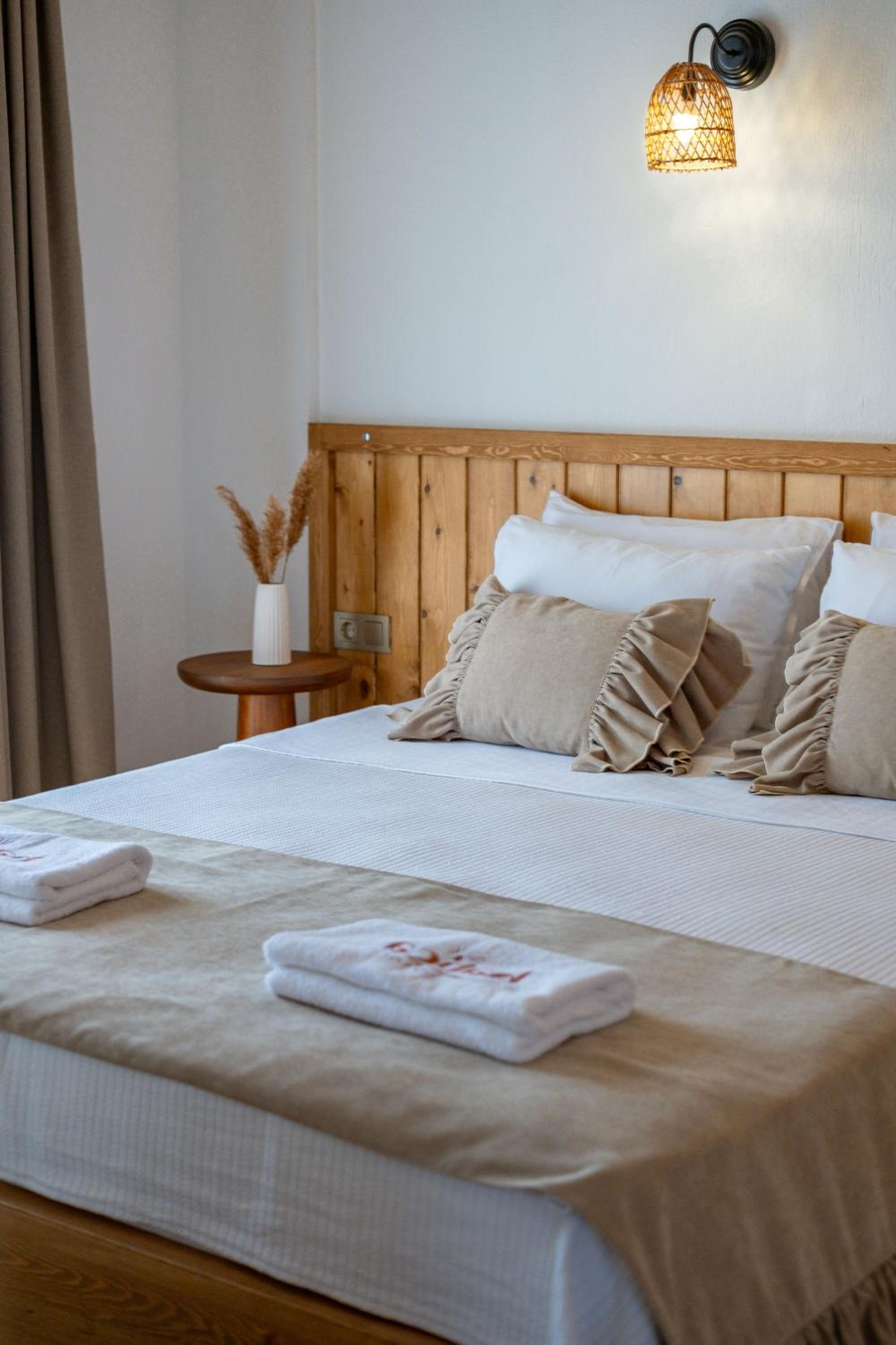 Standard Twin Room - Photo 1