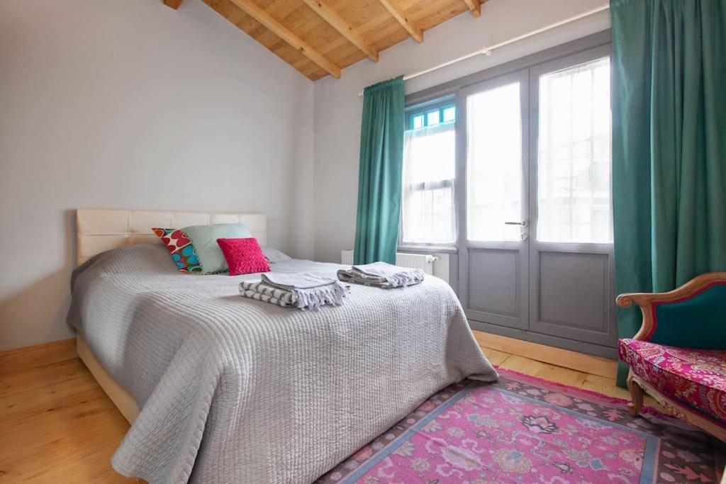 Two-Bedroom House photo 2