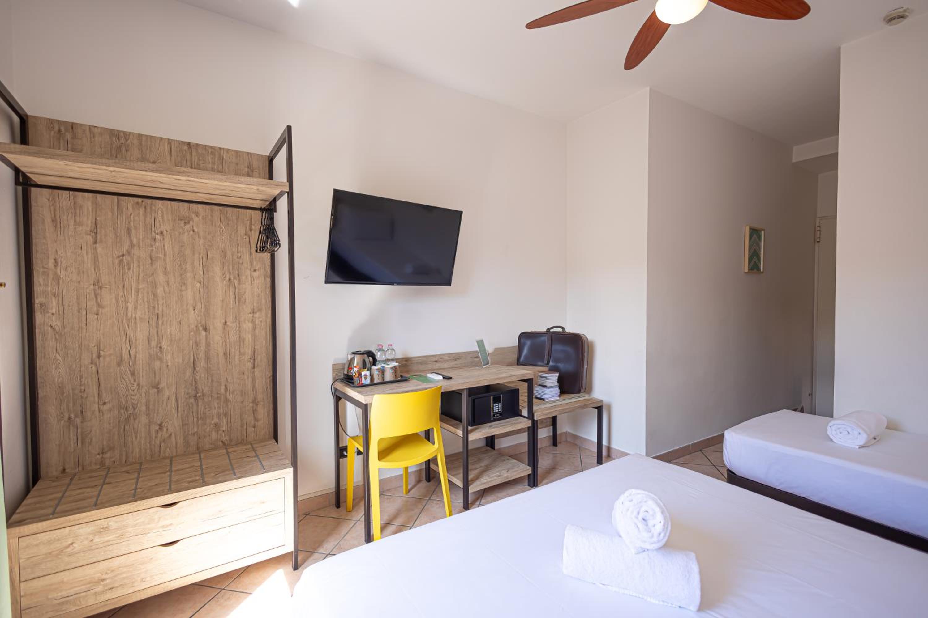 Triple Room - Photo 21