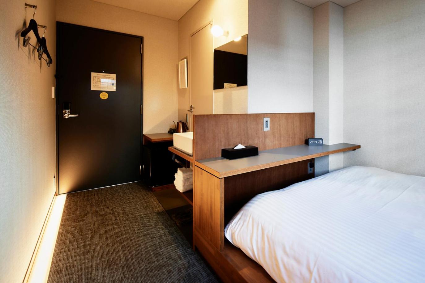 Standard Double Room - Photo 6