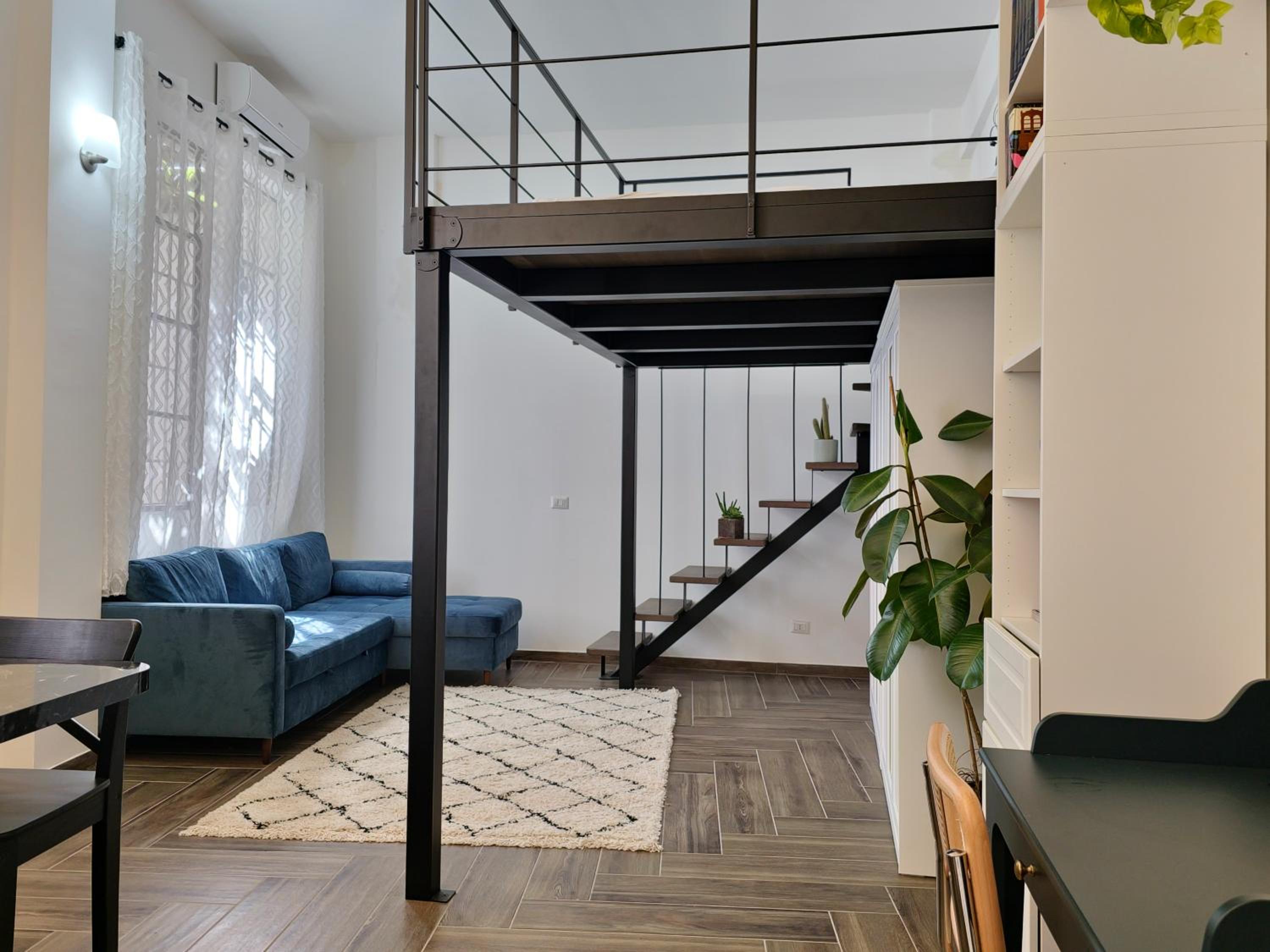 One-Bedroom Loft Apartment 