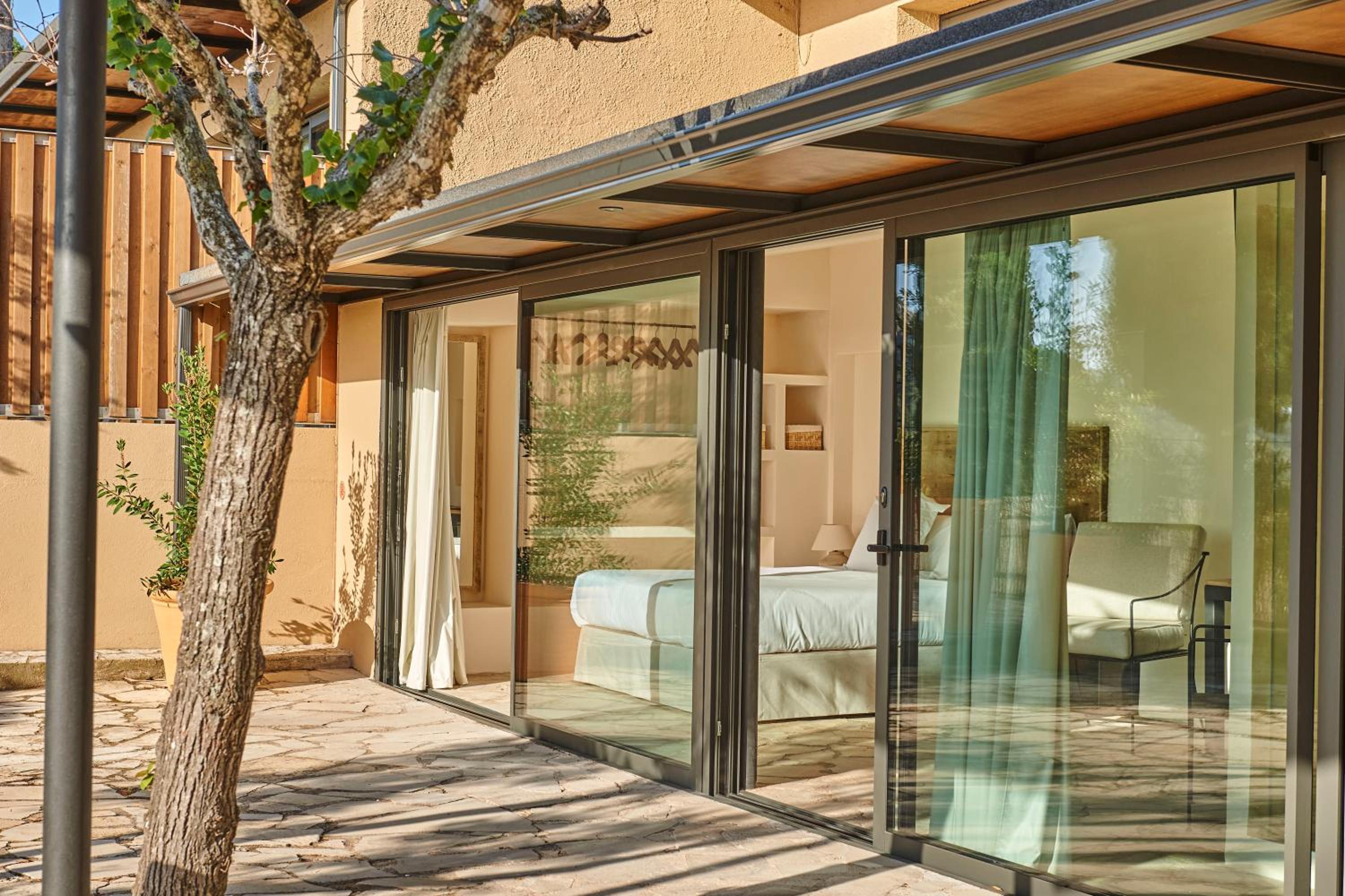 Suite Junior con Patio y Vista al Mar