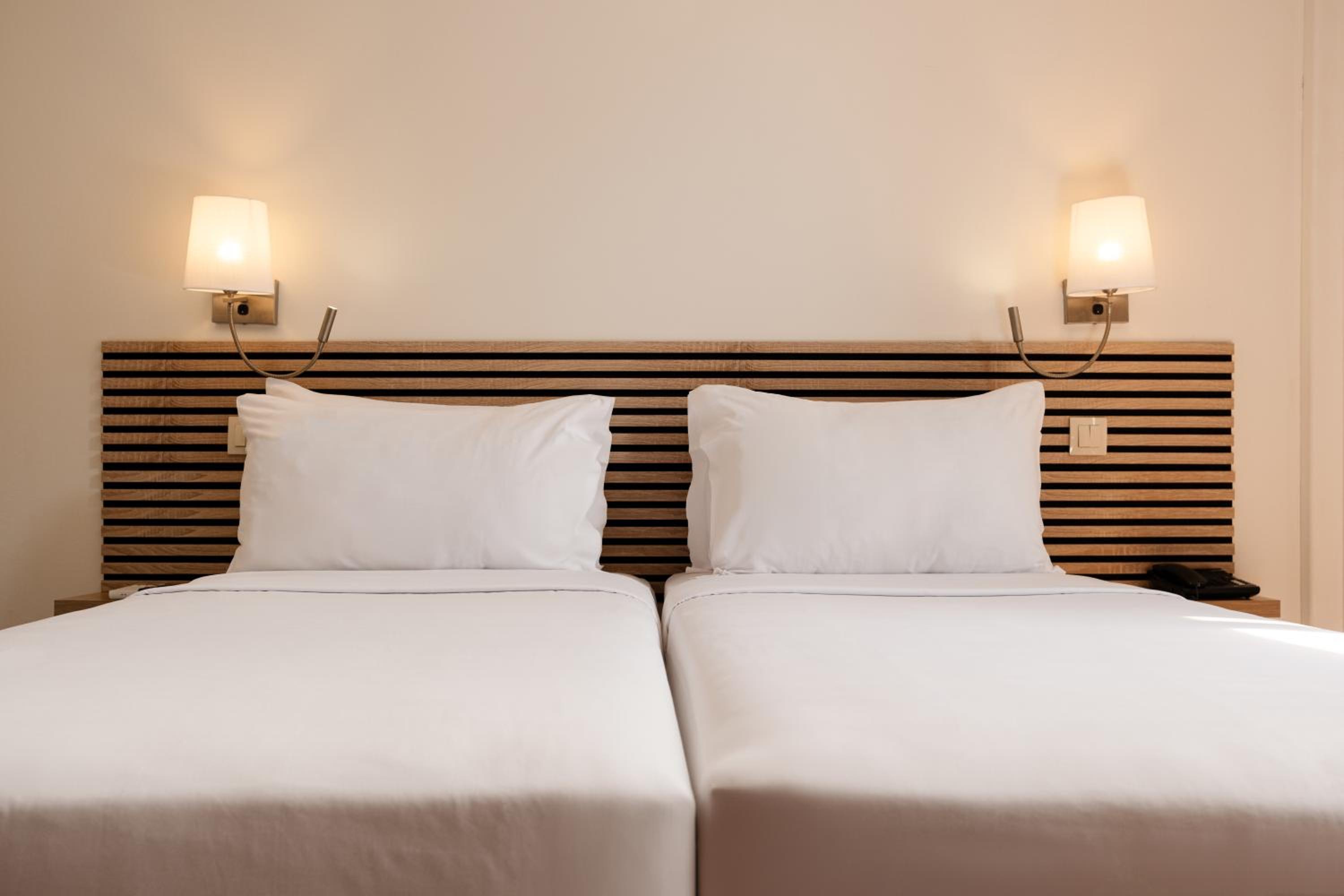 Double Room - Photo 7