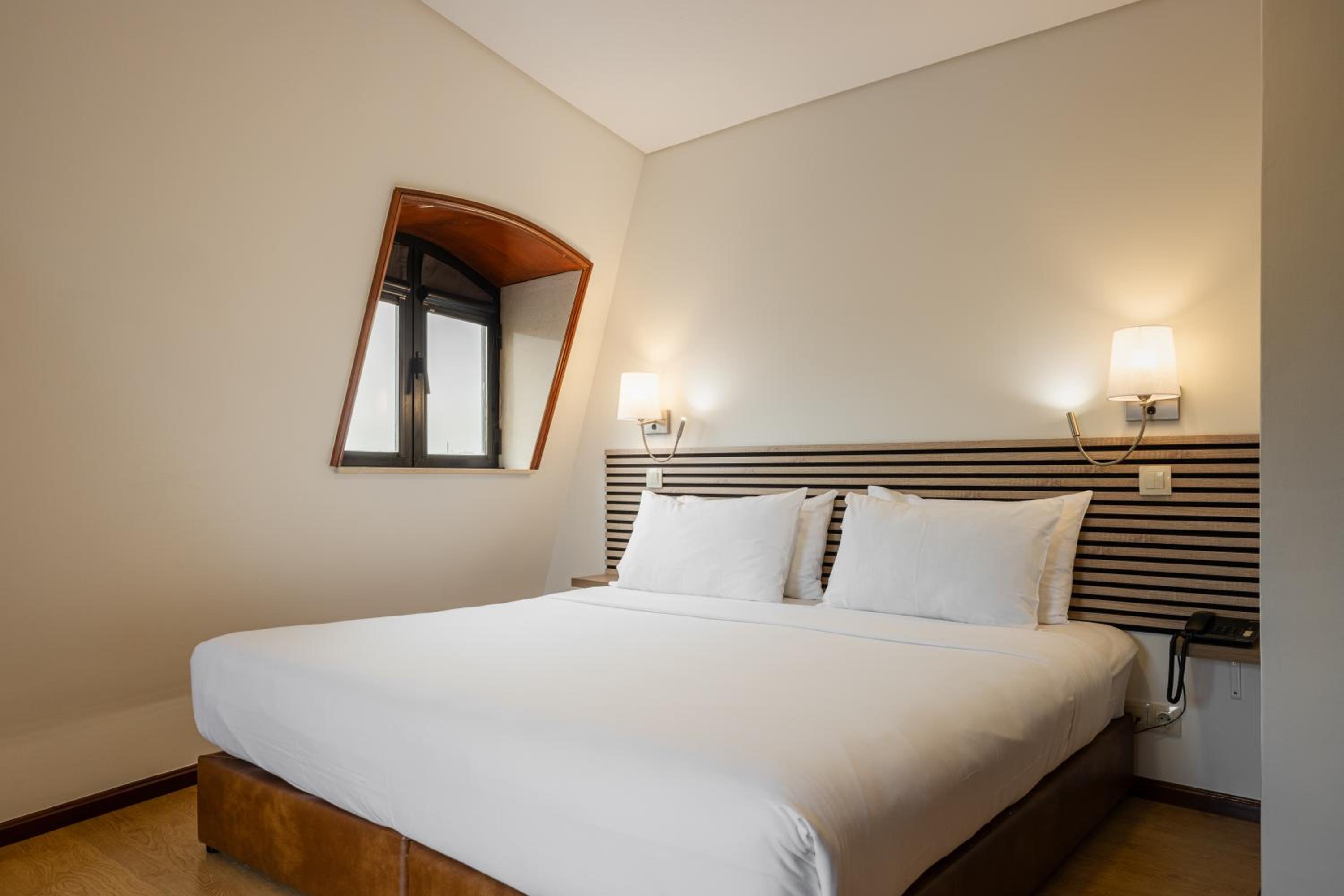 Superior Double or Twin Room - Photo 7