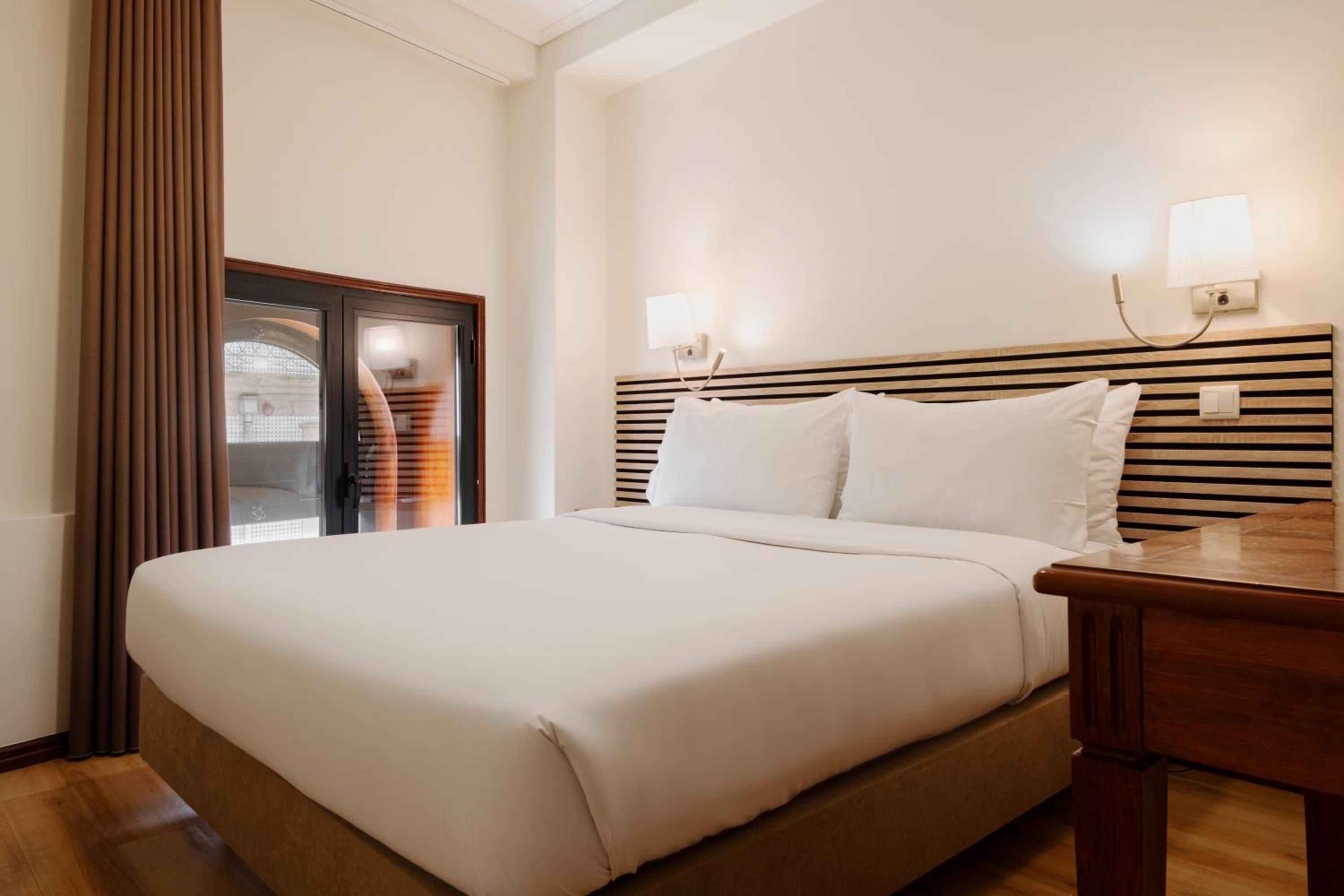 Small Double Room - Photo 1