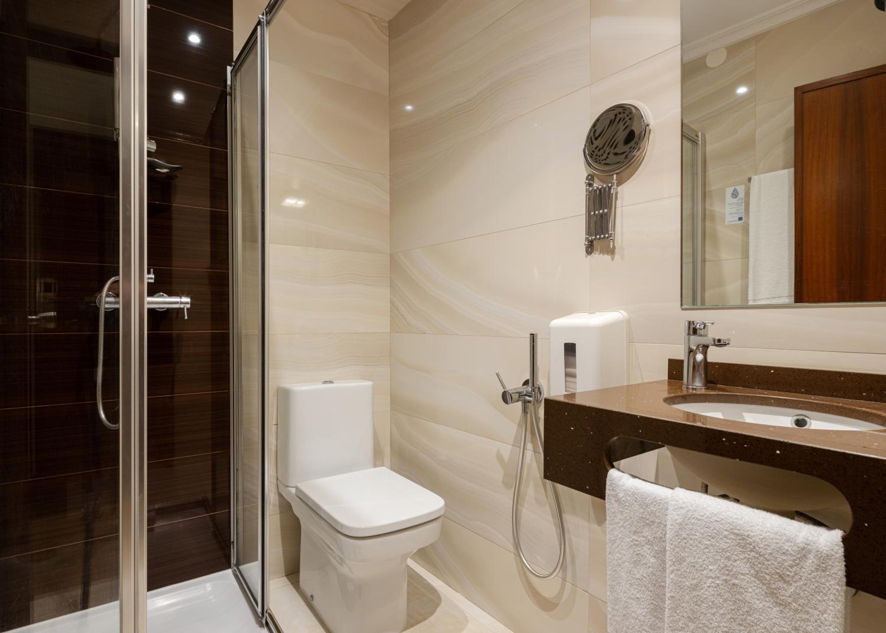 Small Double Room - Photo 3