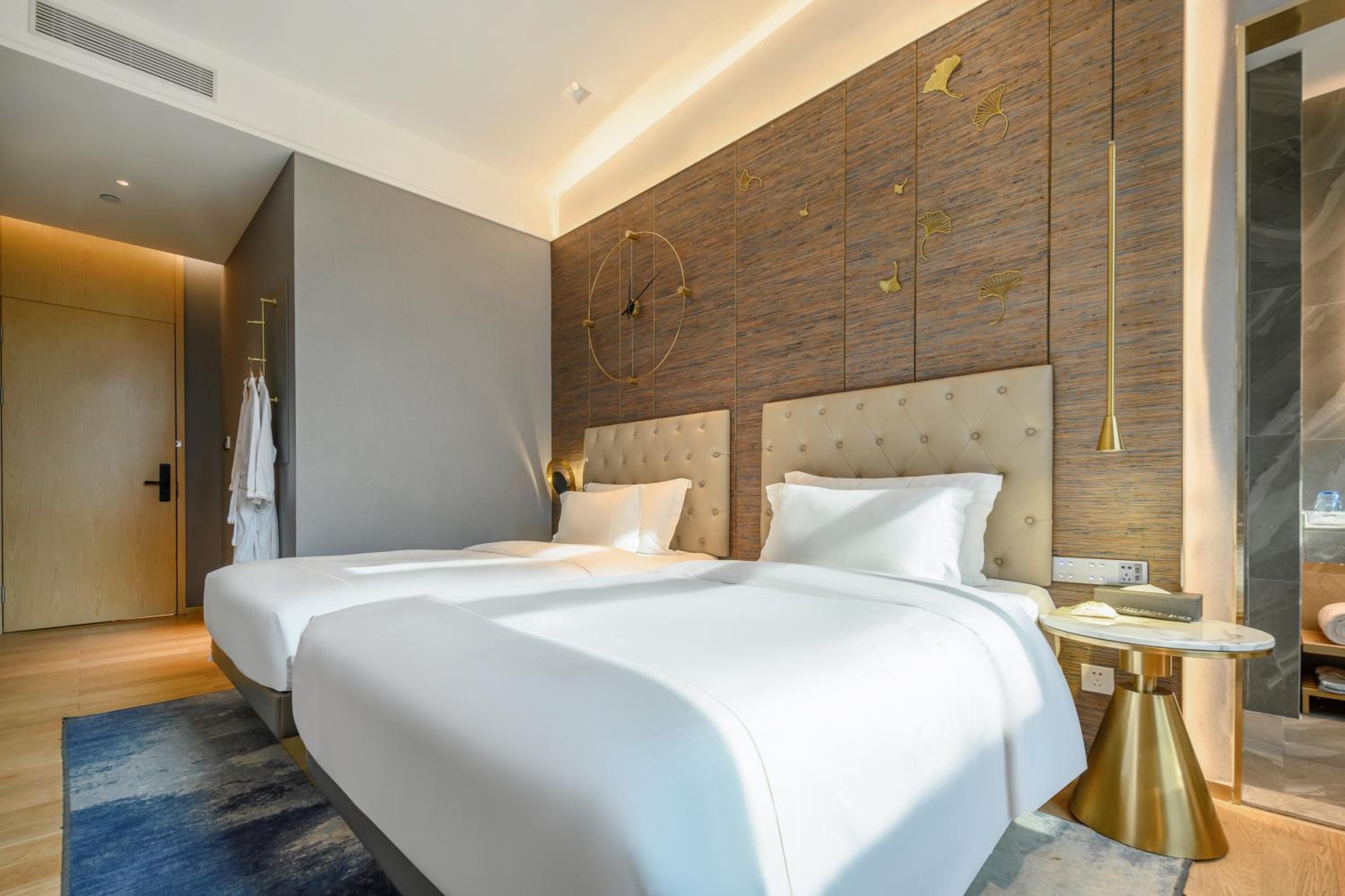Twin Room with View