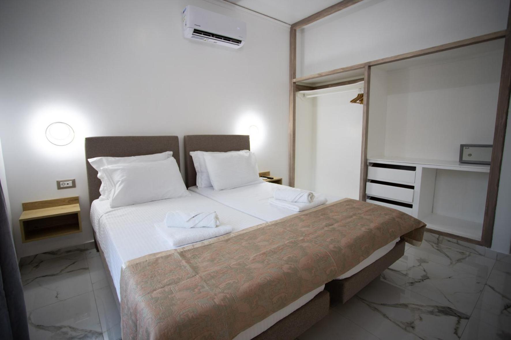 Deluxe Double Room photo 3