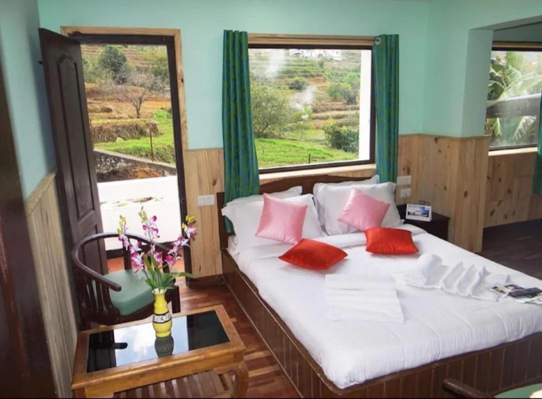 Deluxe Double Room with Balcony - Photo 1