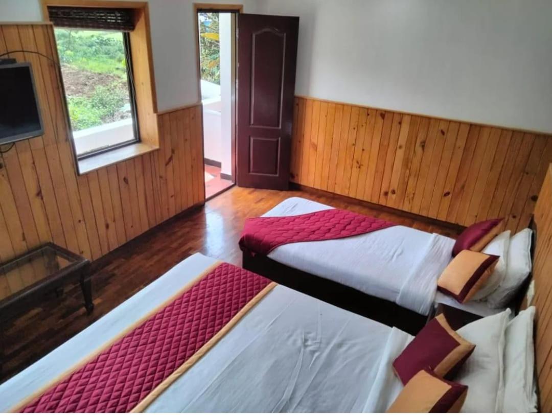 Triple Room with Balcony - Photo 2
