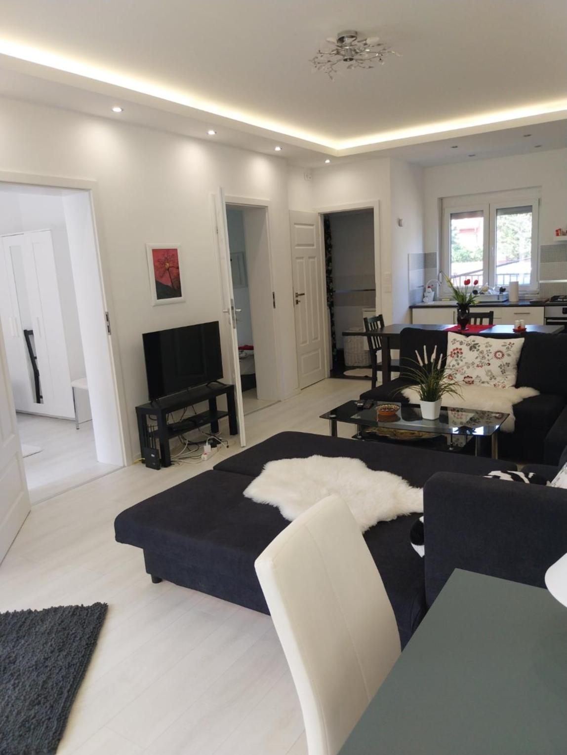 Two-Bedroom House photo 3