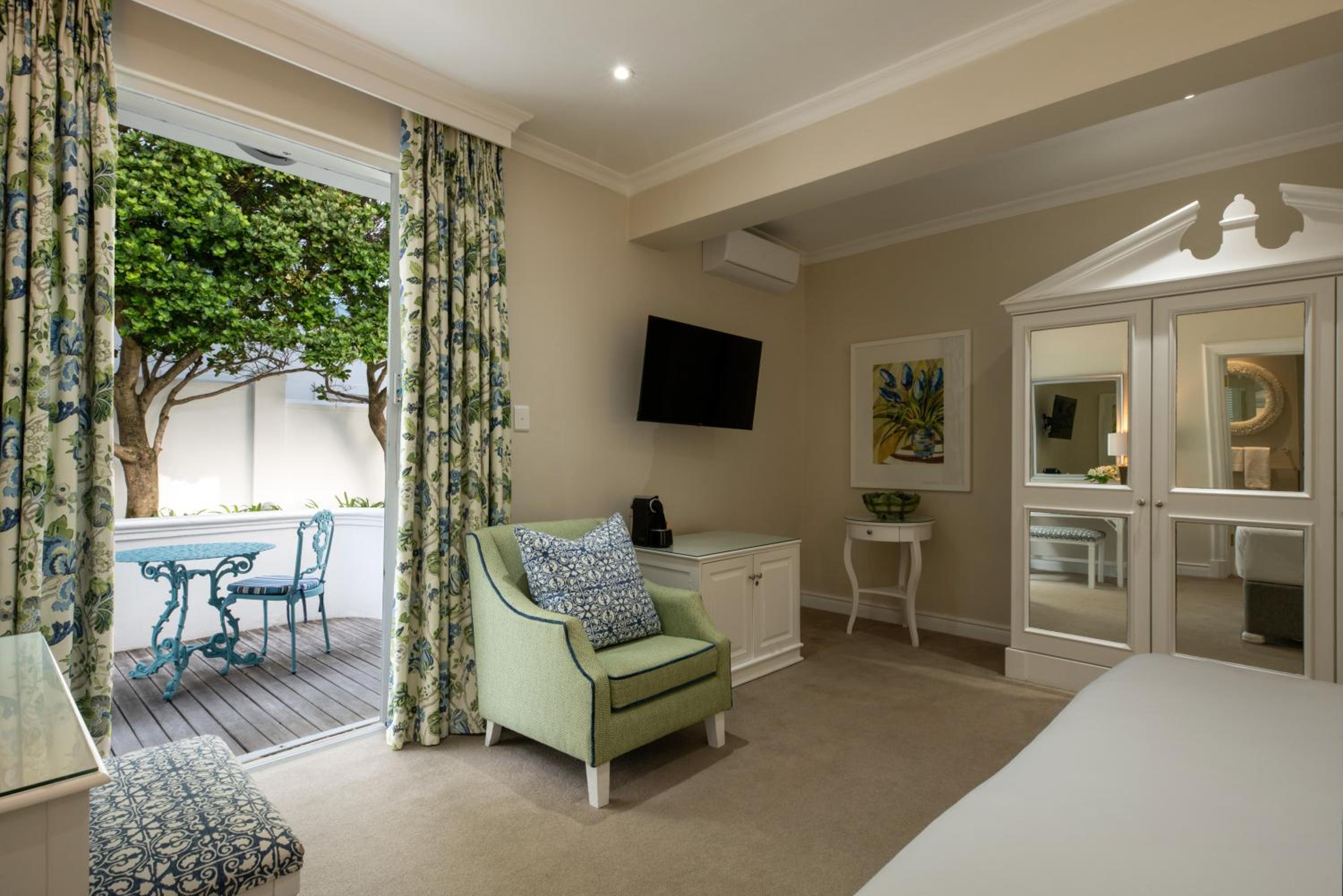 Standard Double Room - Photo 2
