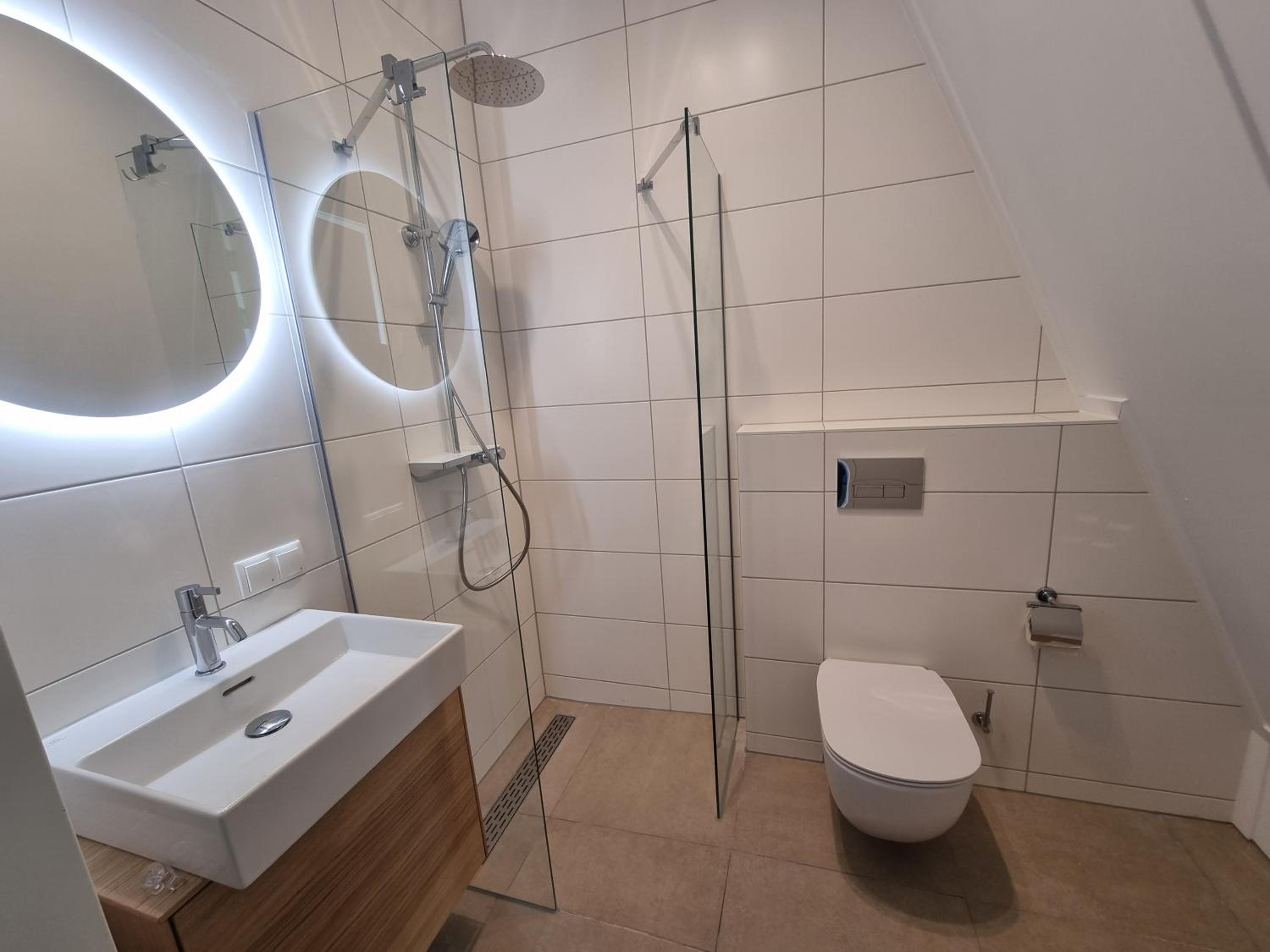 Three-Bedroom Apartment - Photo 3