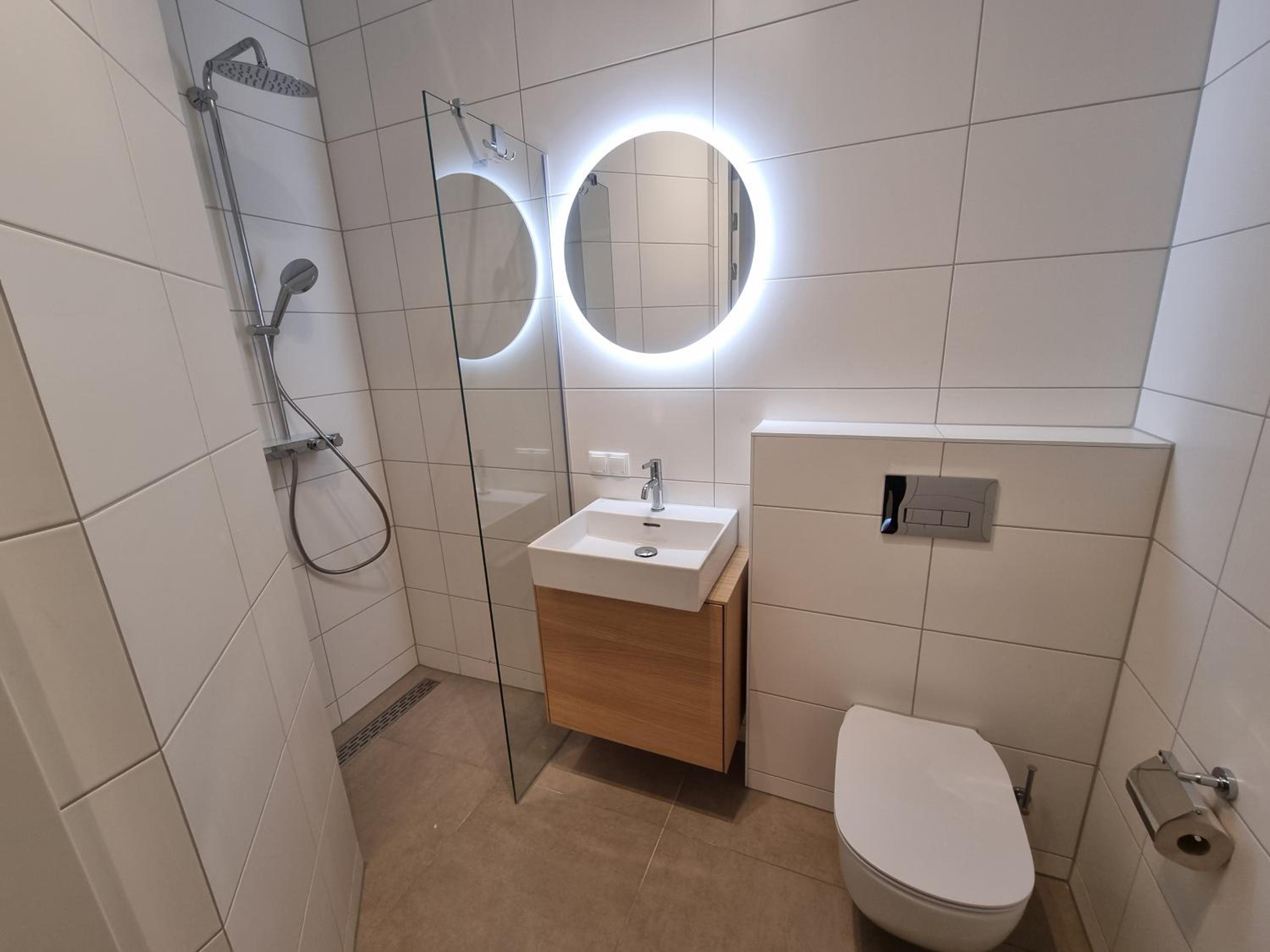 Three-Bedroom Apartment - Photo 19