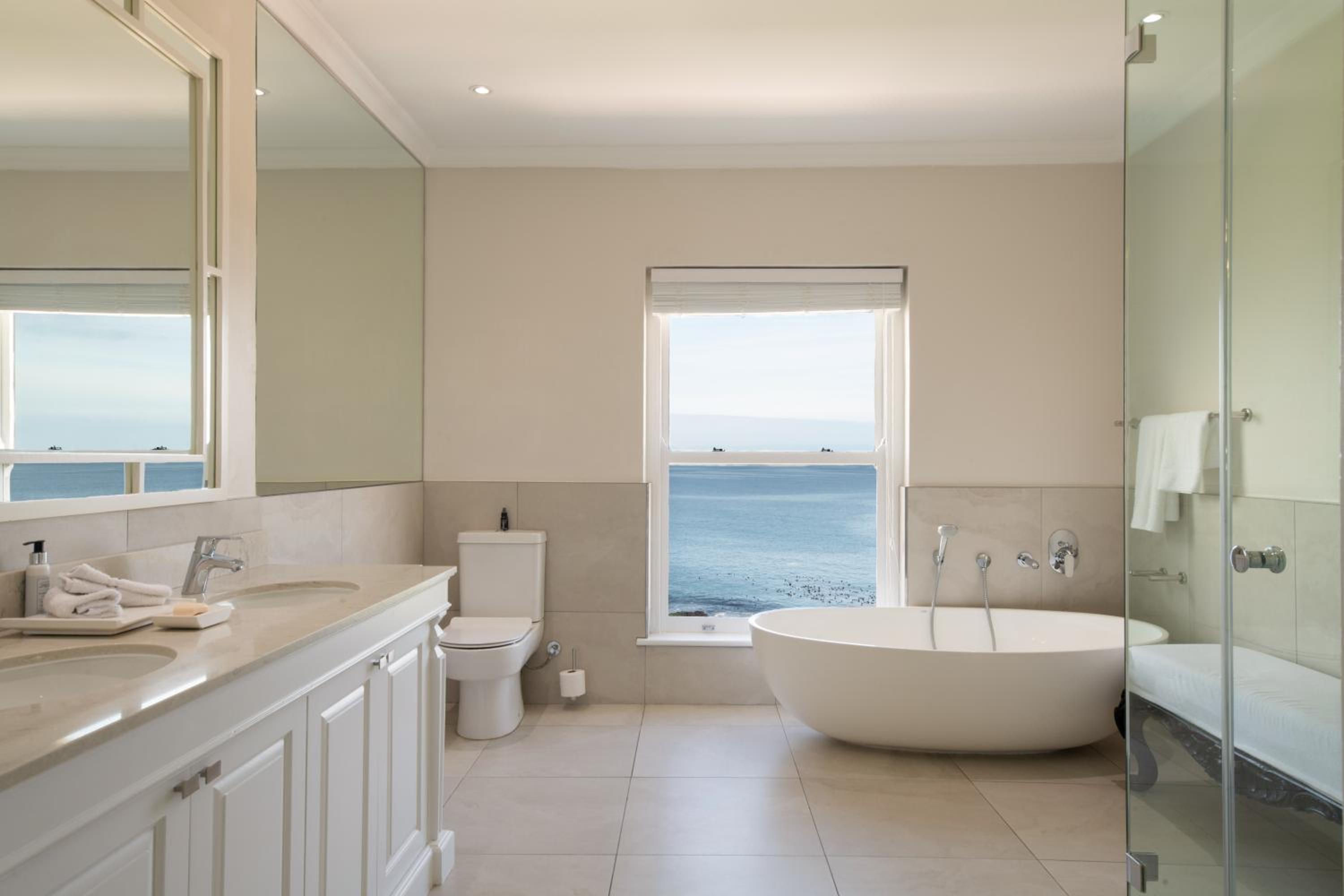 Premier Suite with Sea View - Photo 8