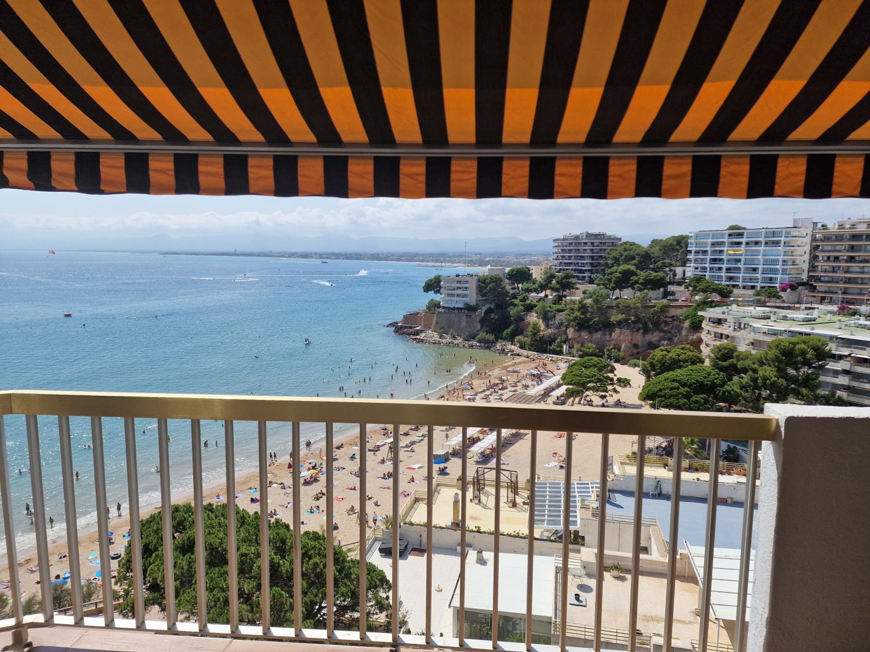 Two-Bedroom Deluxe Apartment with Ocean View photo 2
