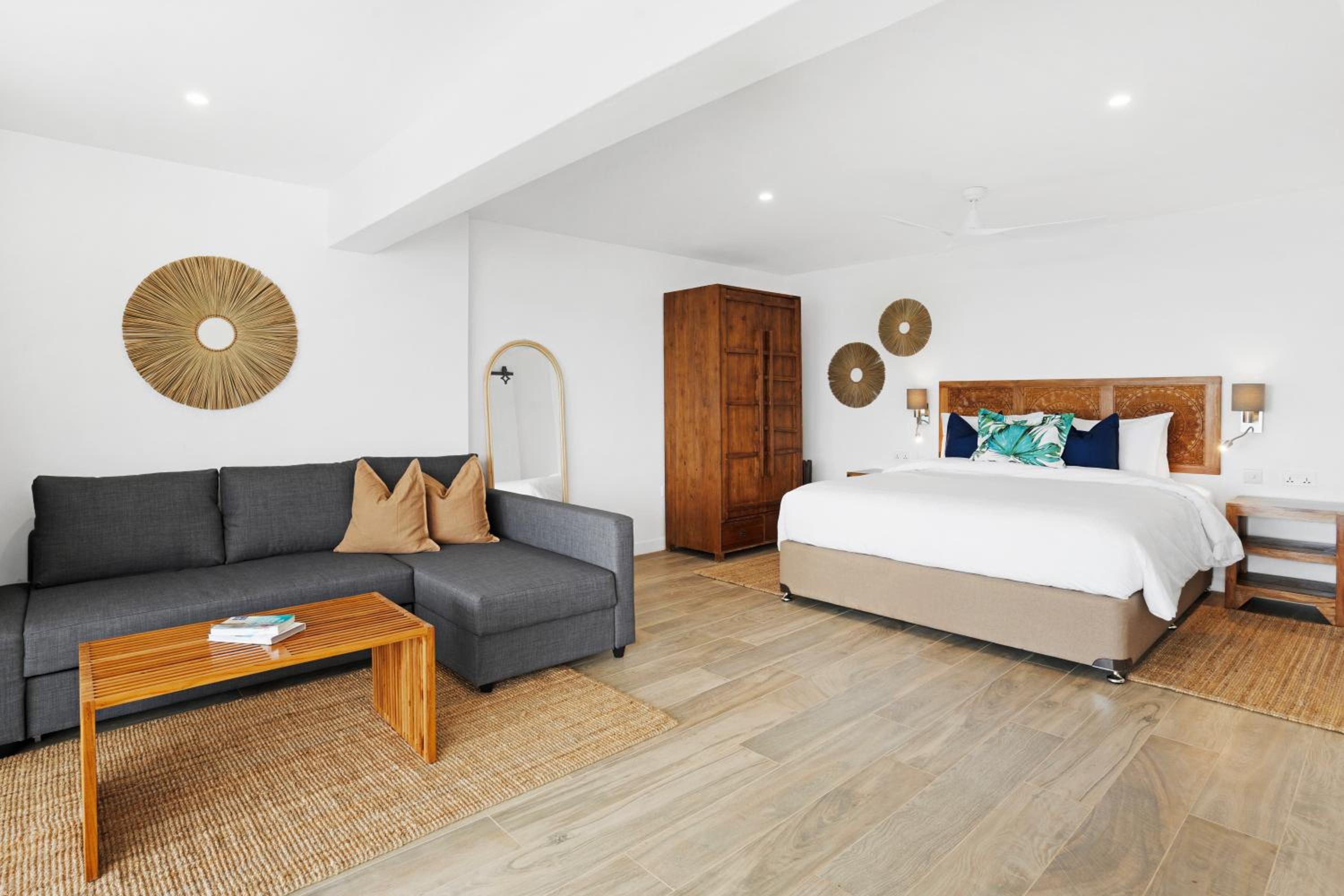 King Suite with Ocean View photo 2