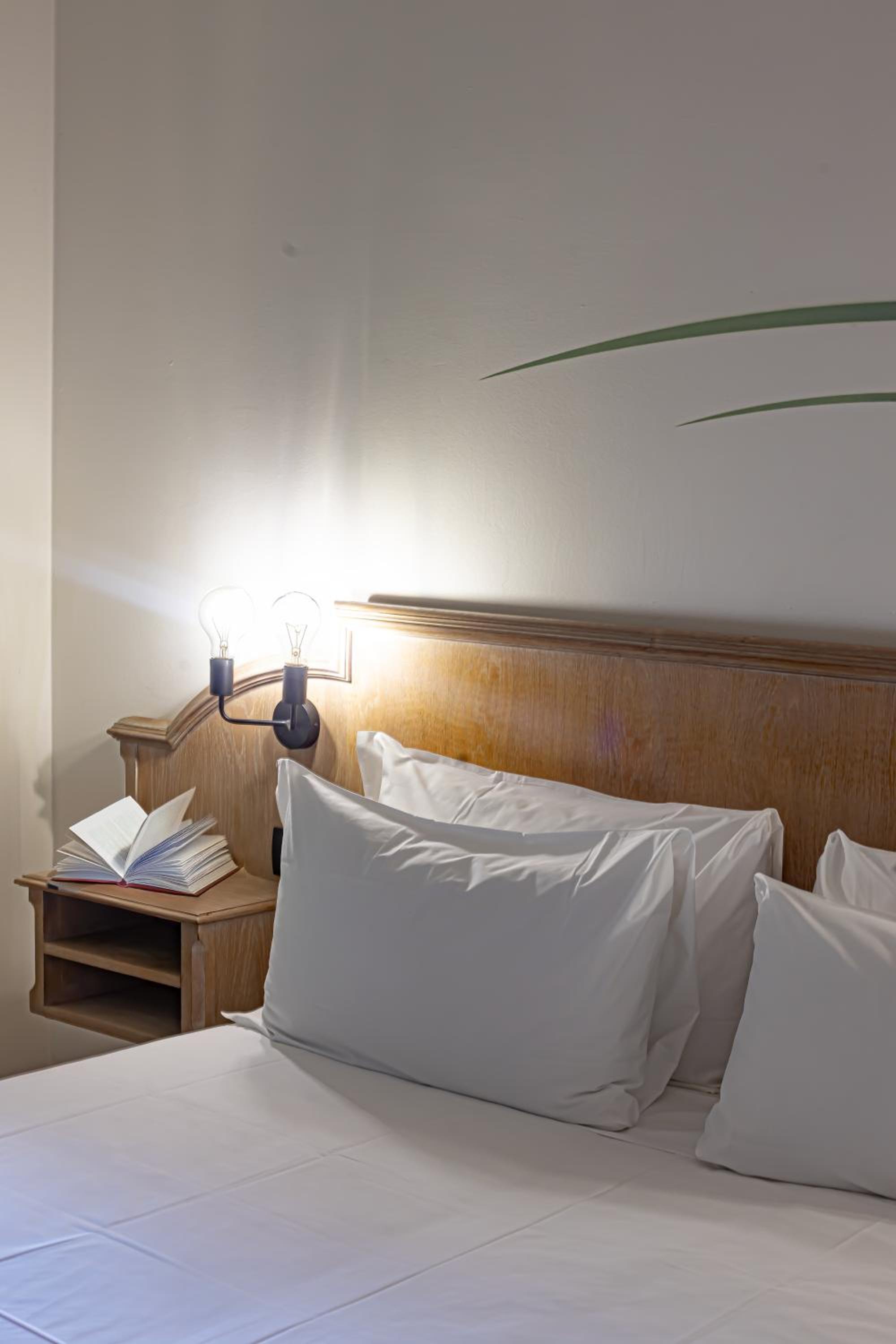 Standard Double or Twin Room - Photo 1