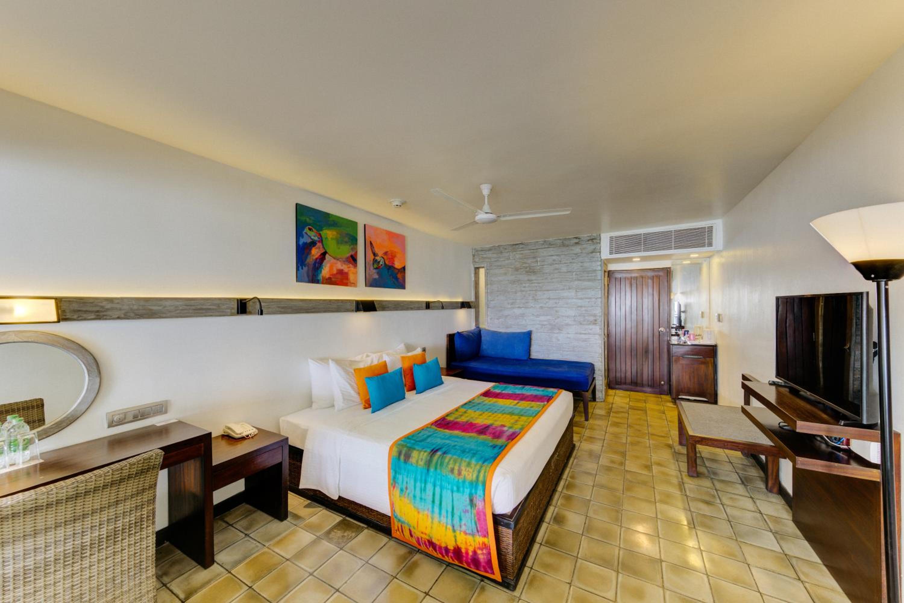 Ocean Vista King Room with Balcony - 10% discount on F&B, 15% on SPA