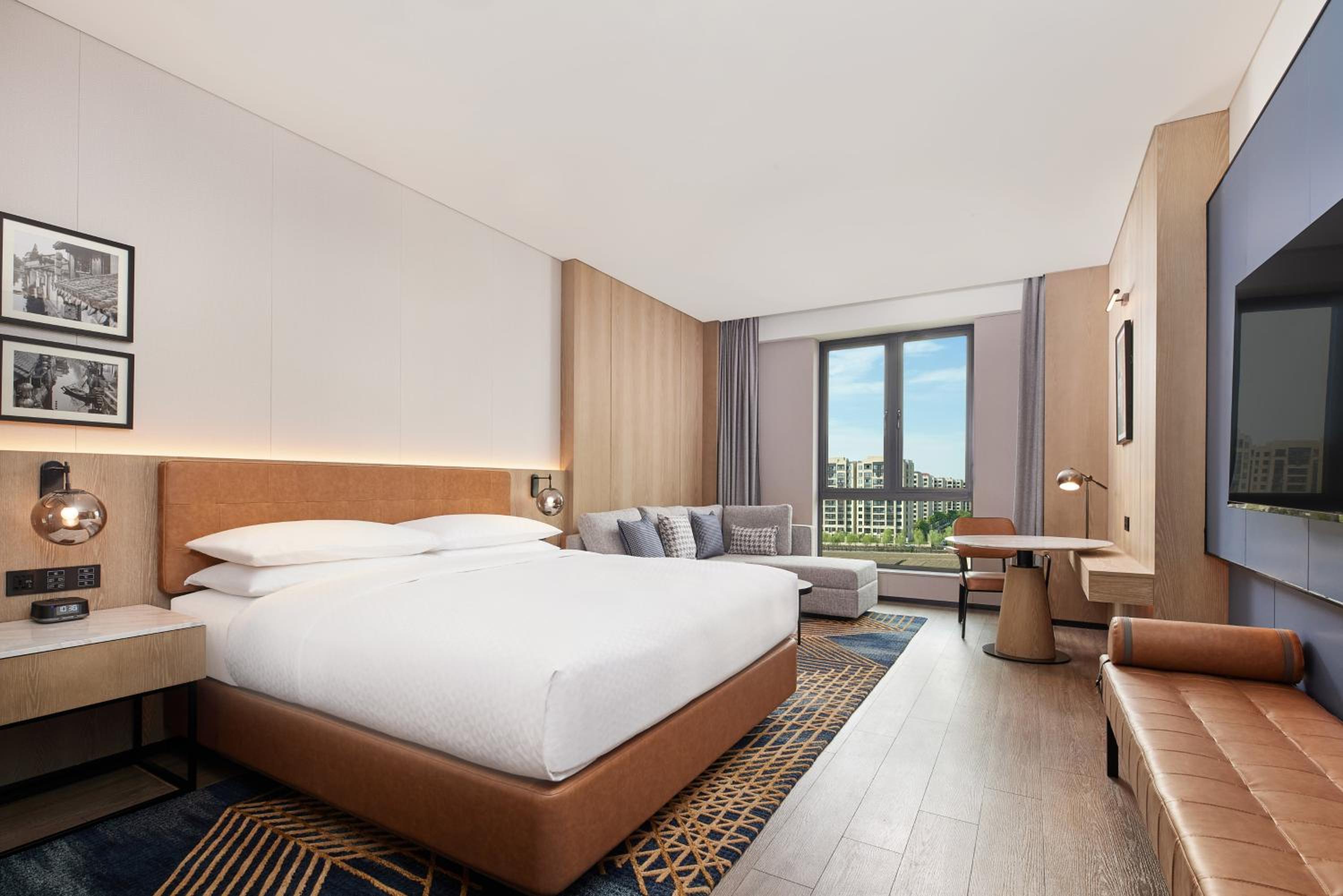 Superior King Room