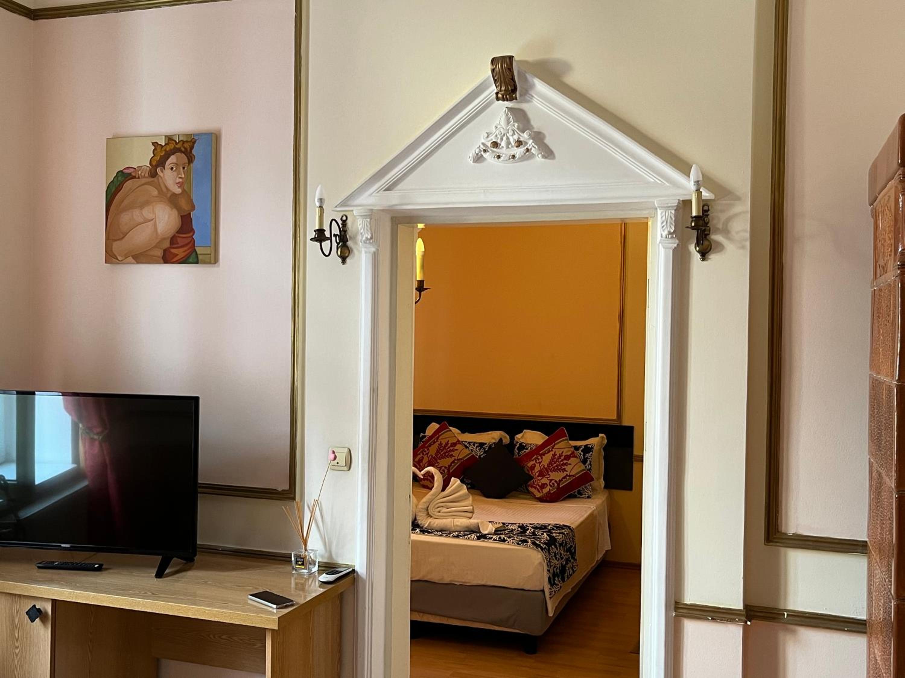 Queen Suite photo 1