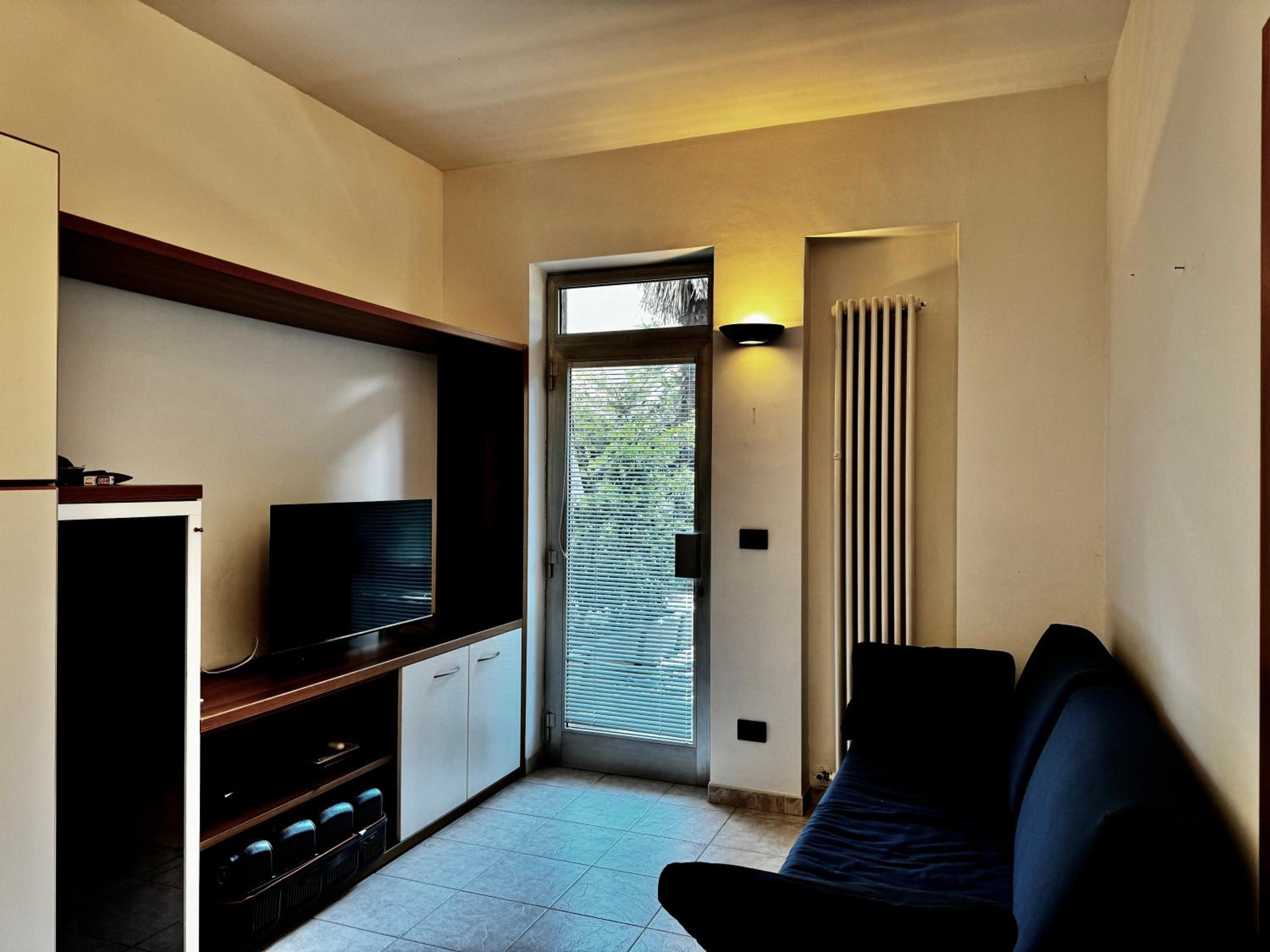 One-Bedroom Apartment with Garden