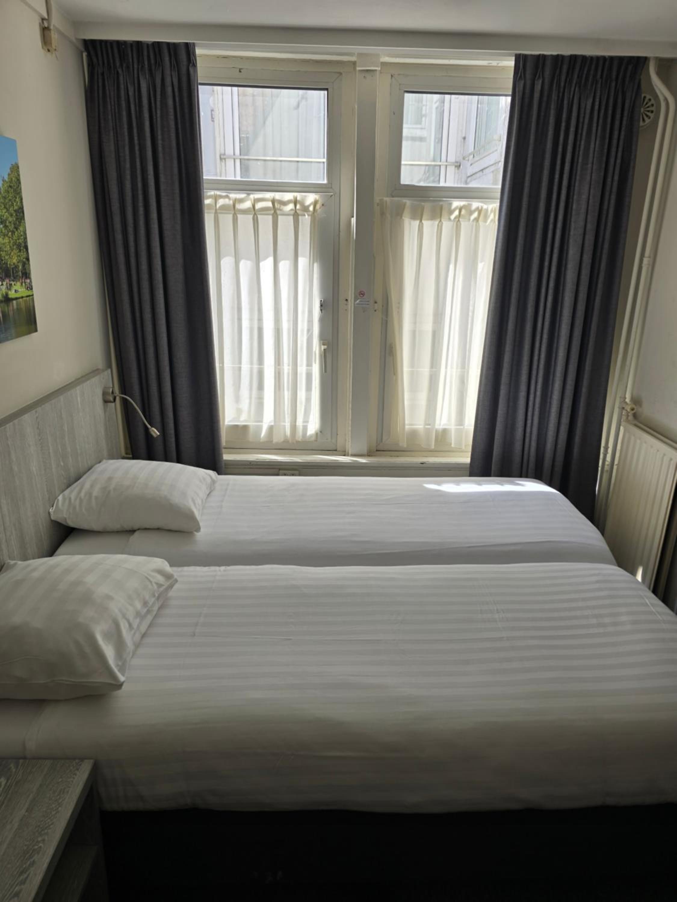 Standard Twin Room with Shared Bathroom