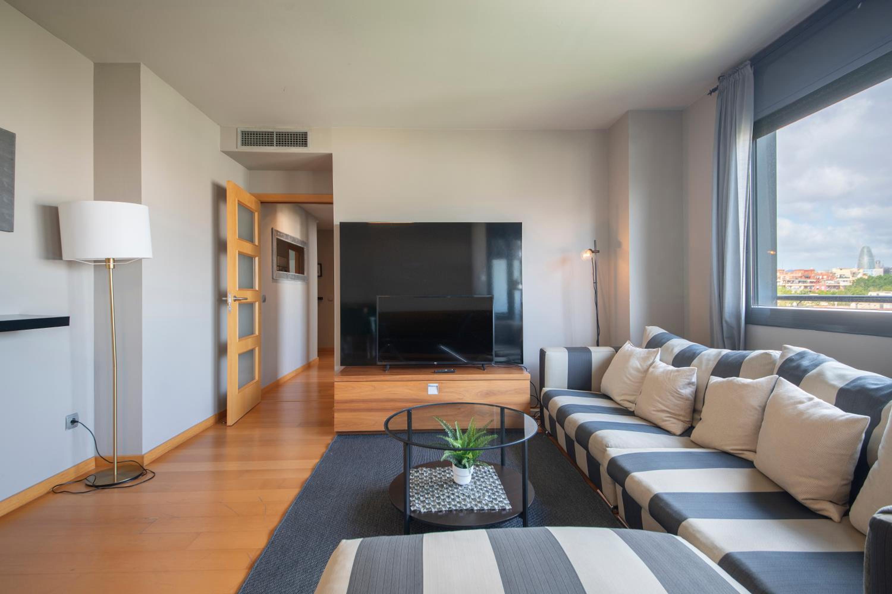 Basic Two Bedrooms Apartment photo 3