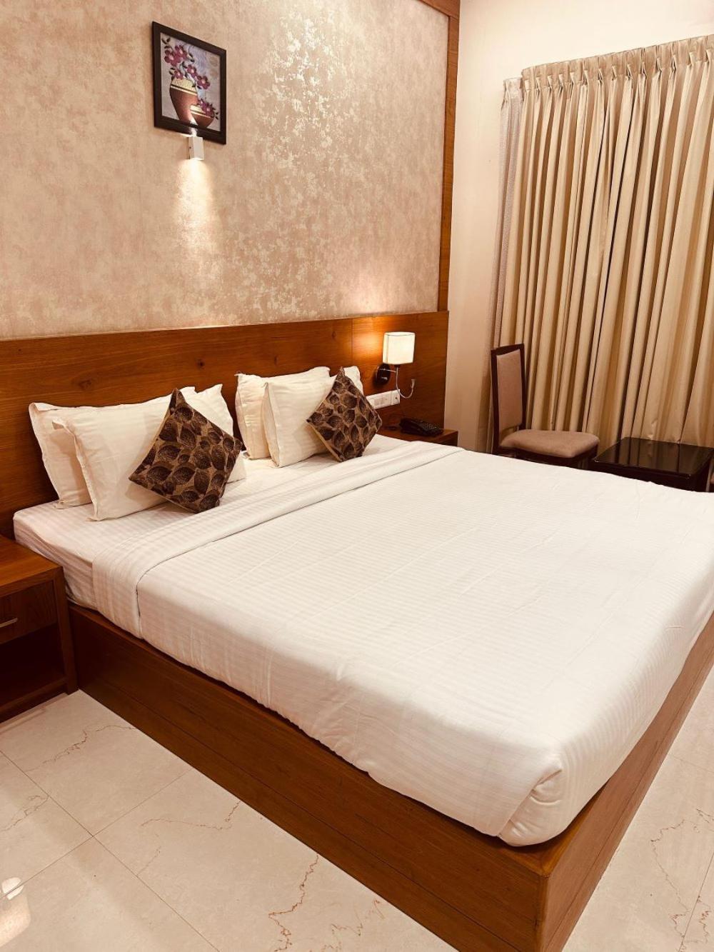 Deluxe Room - Photo 5