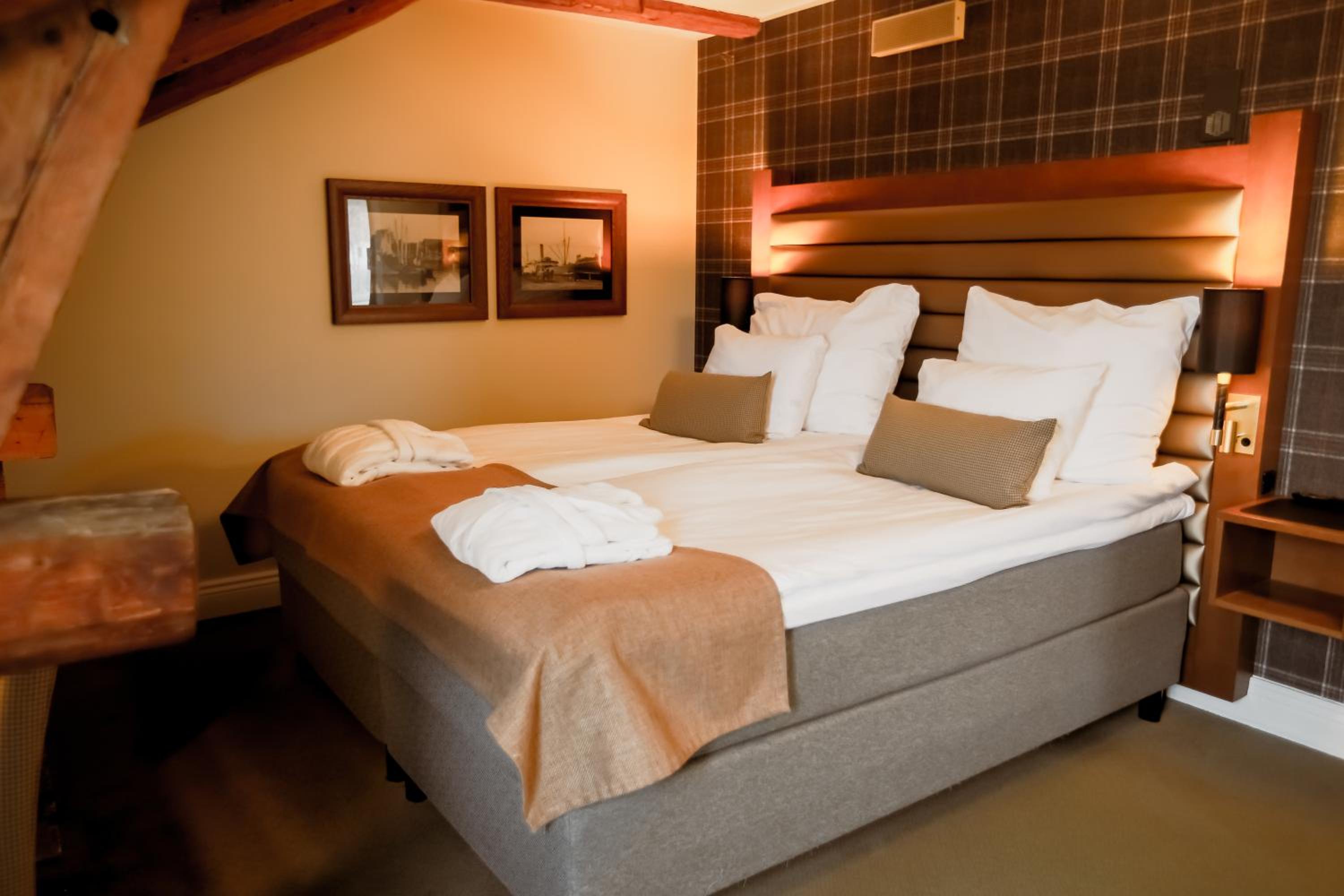 Deluxe Room - Photo 1