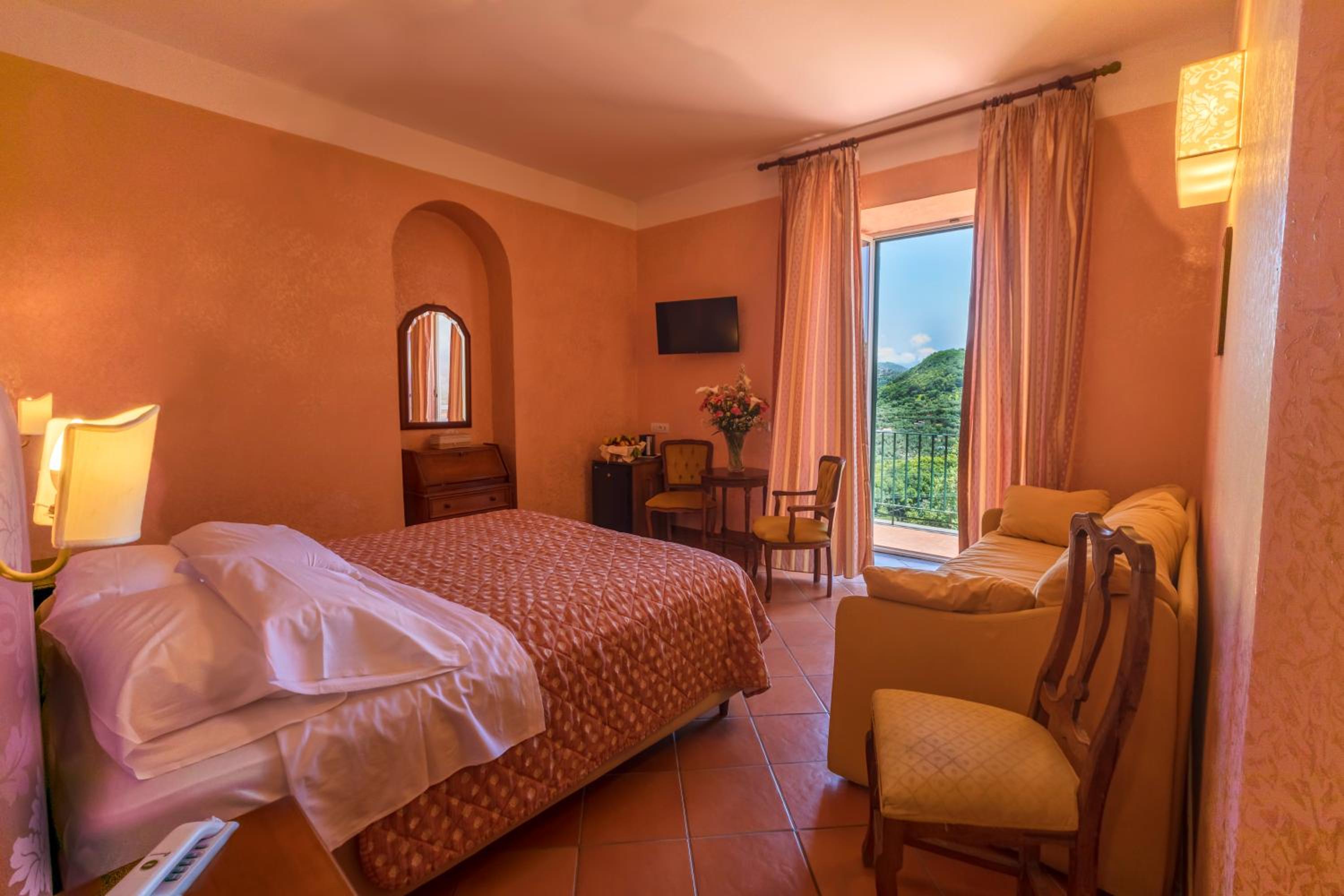 Double or Twin Room with Sea View