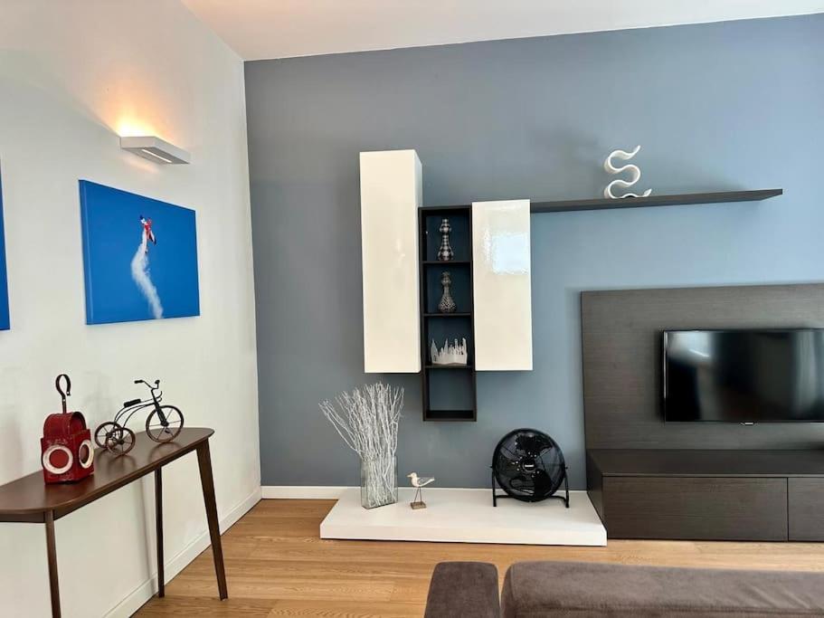One-Bedroom Apartment photo 3