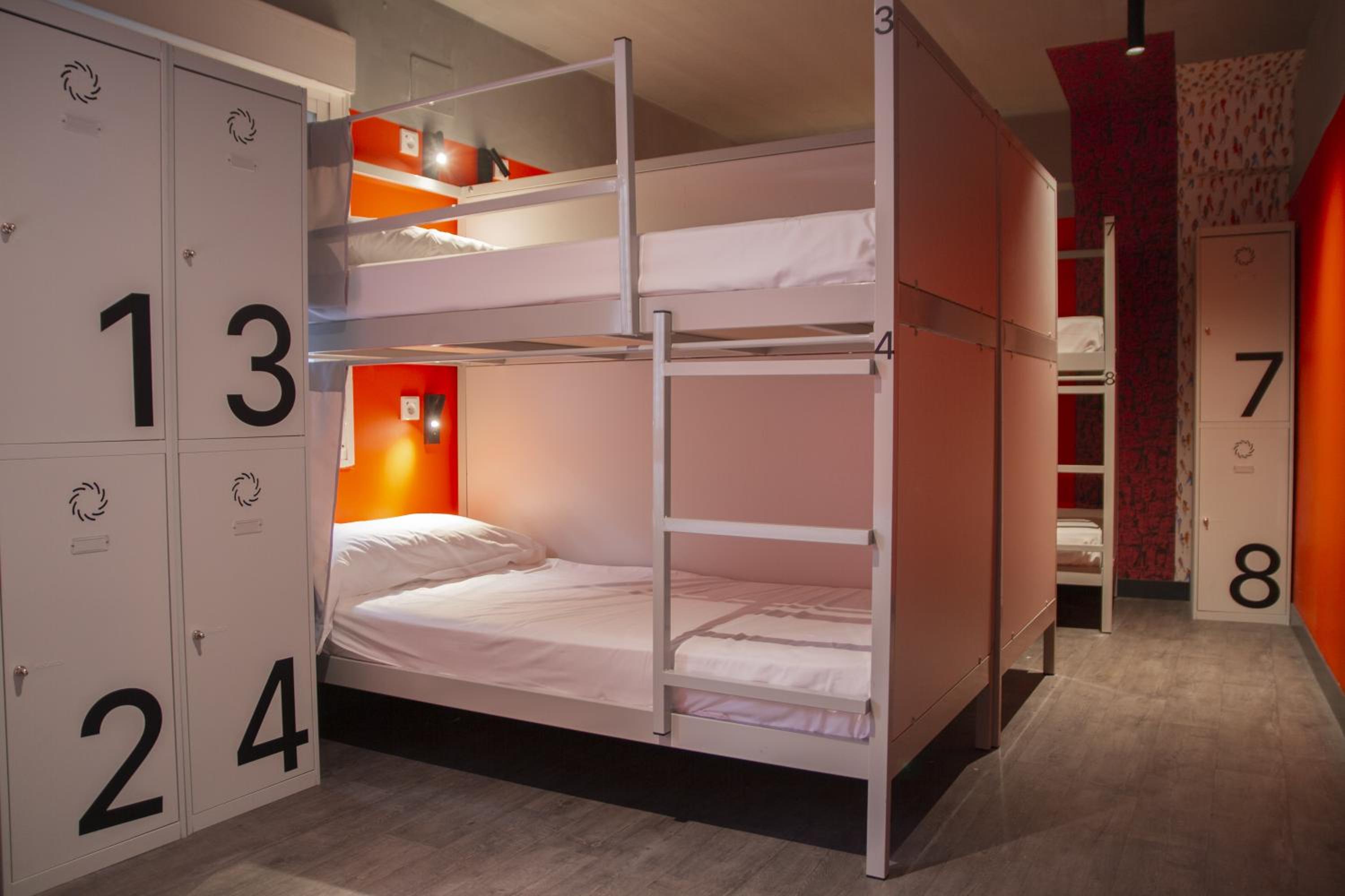 Bed in 11-Bed Mixed Dormitory Room