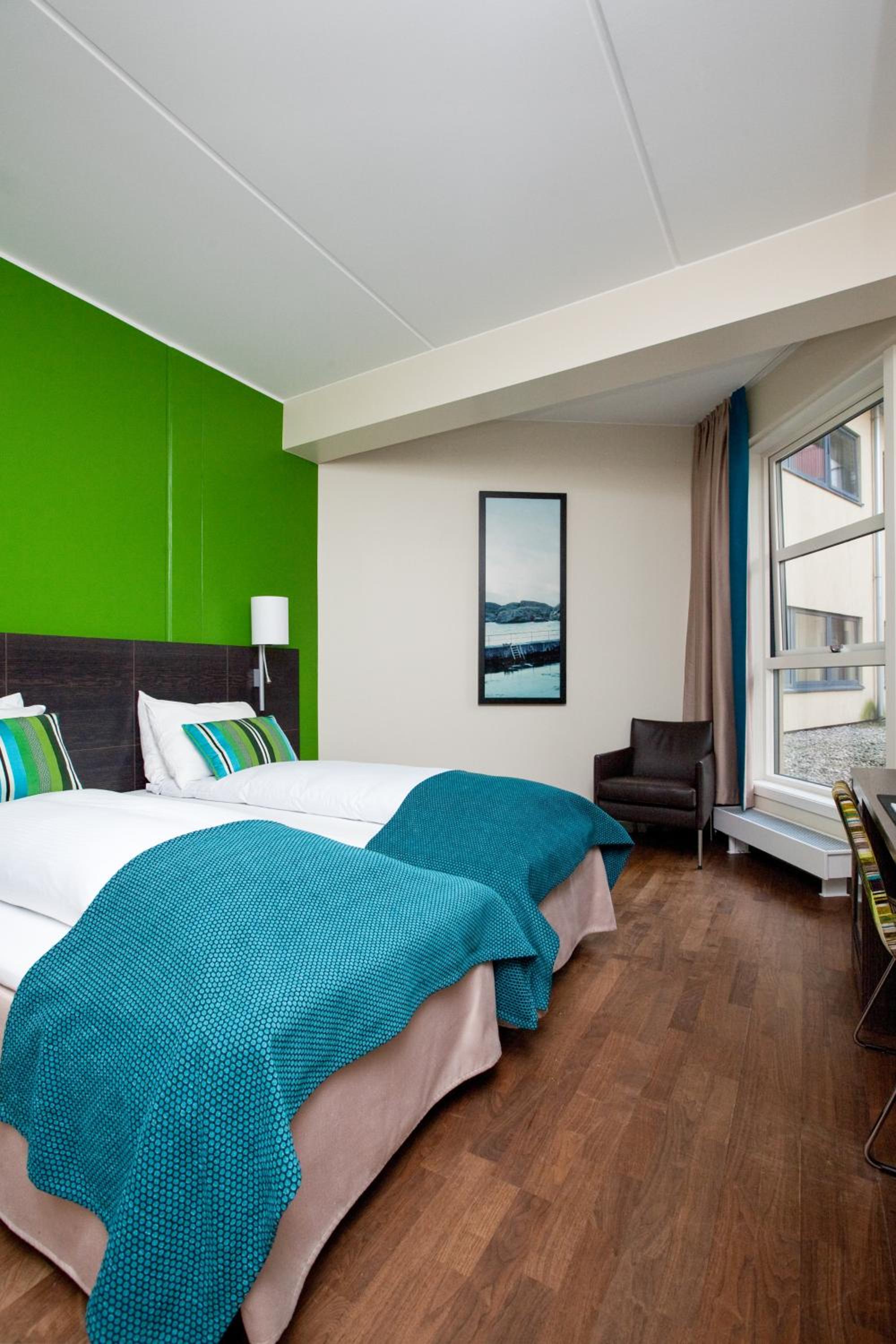 Standard Queen Room photo 2