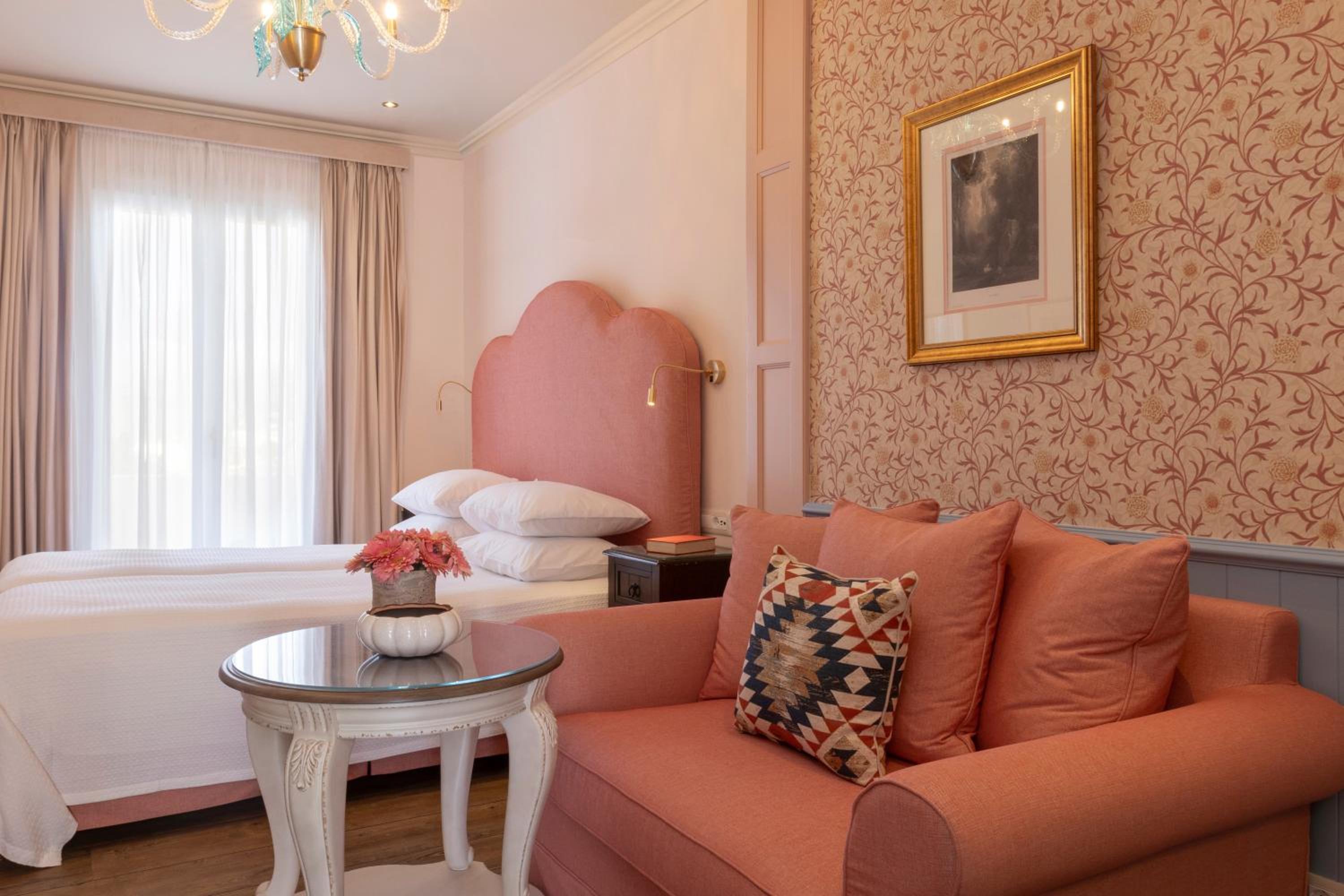 Superior Double or Twin Room - Photo 8