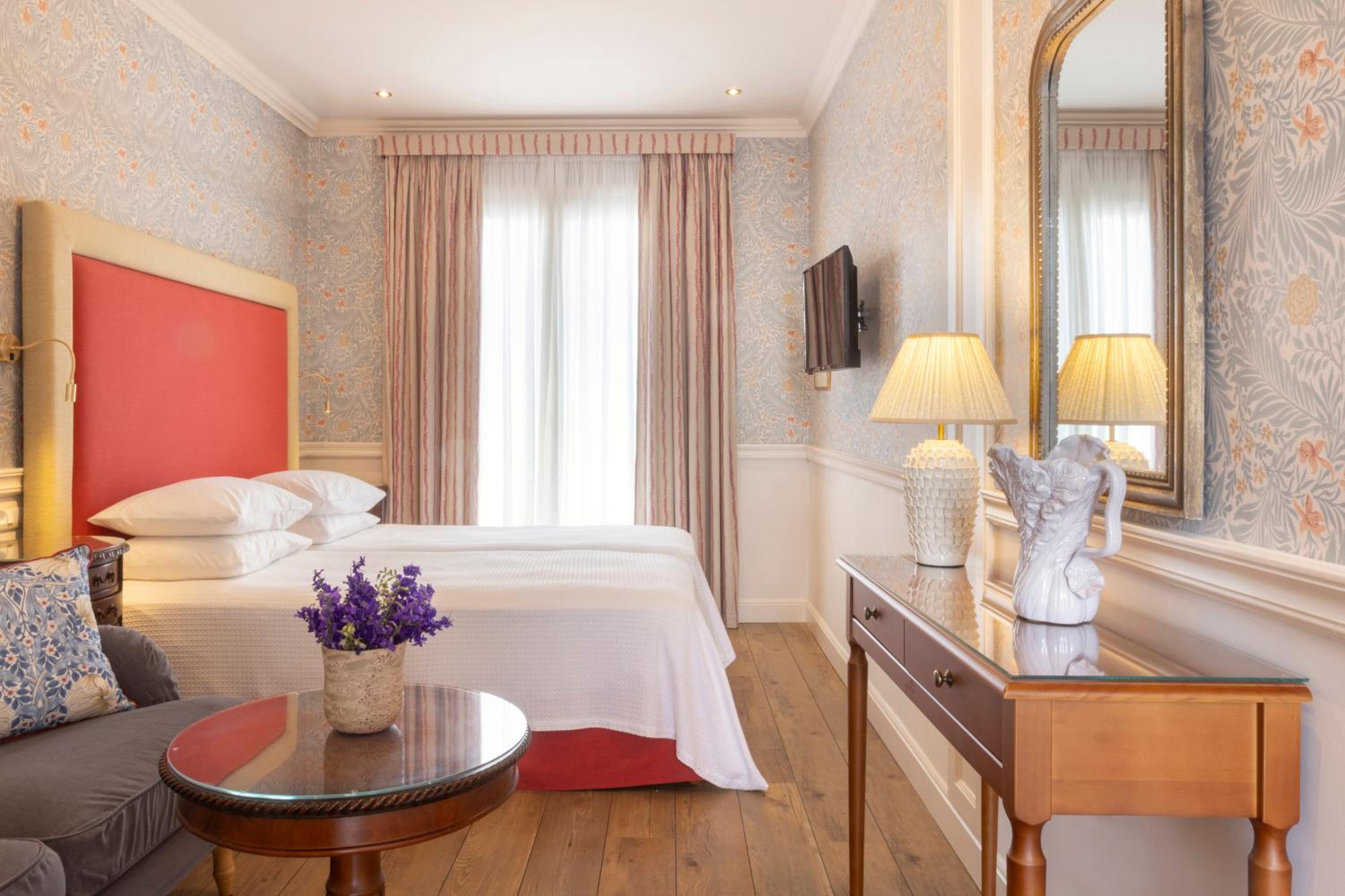 Superior Double or Twin Room - Photo 13