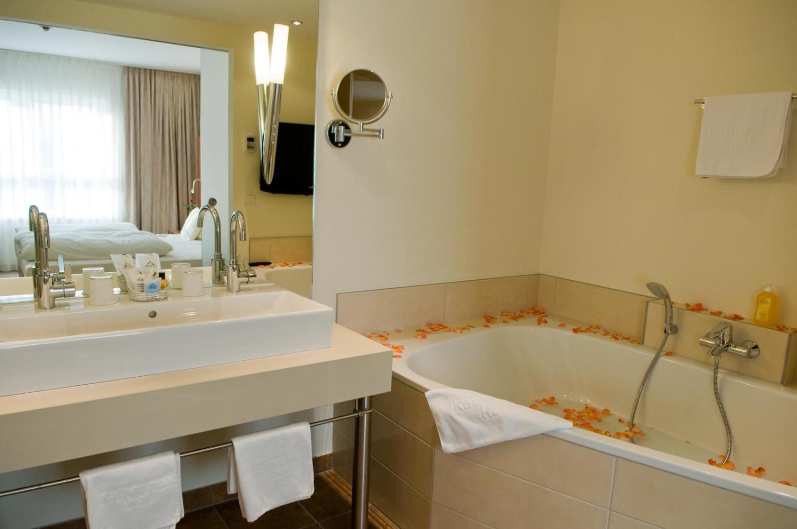 Standard Suite - Photo 2