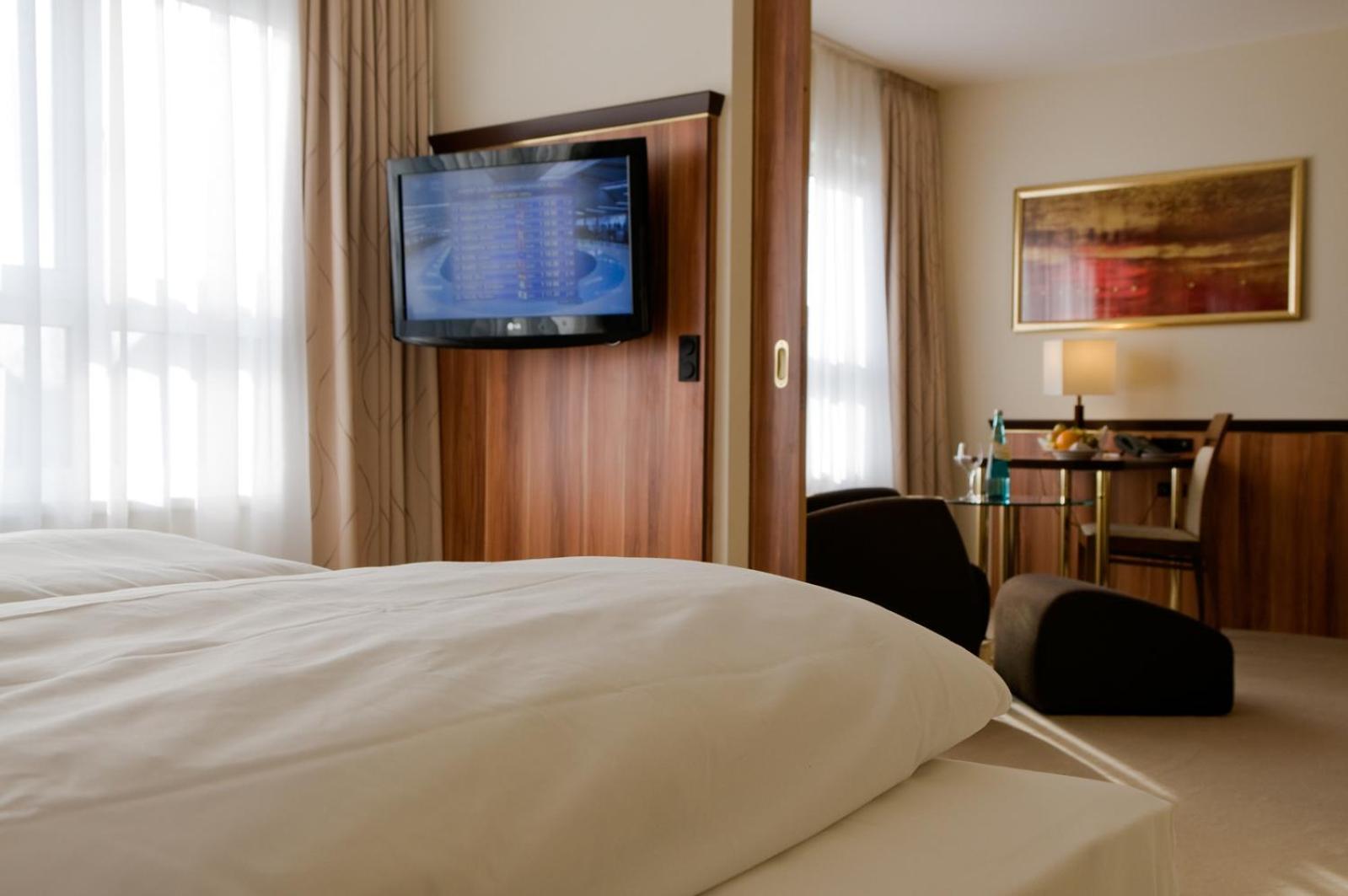 Standard Suite - Photo 1
