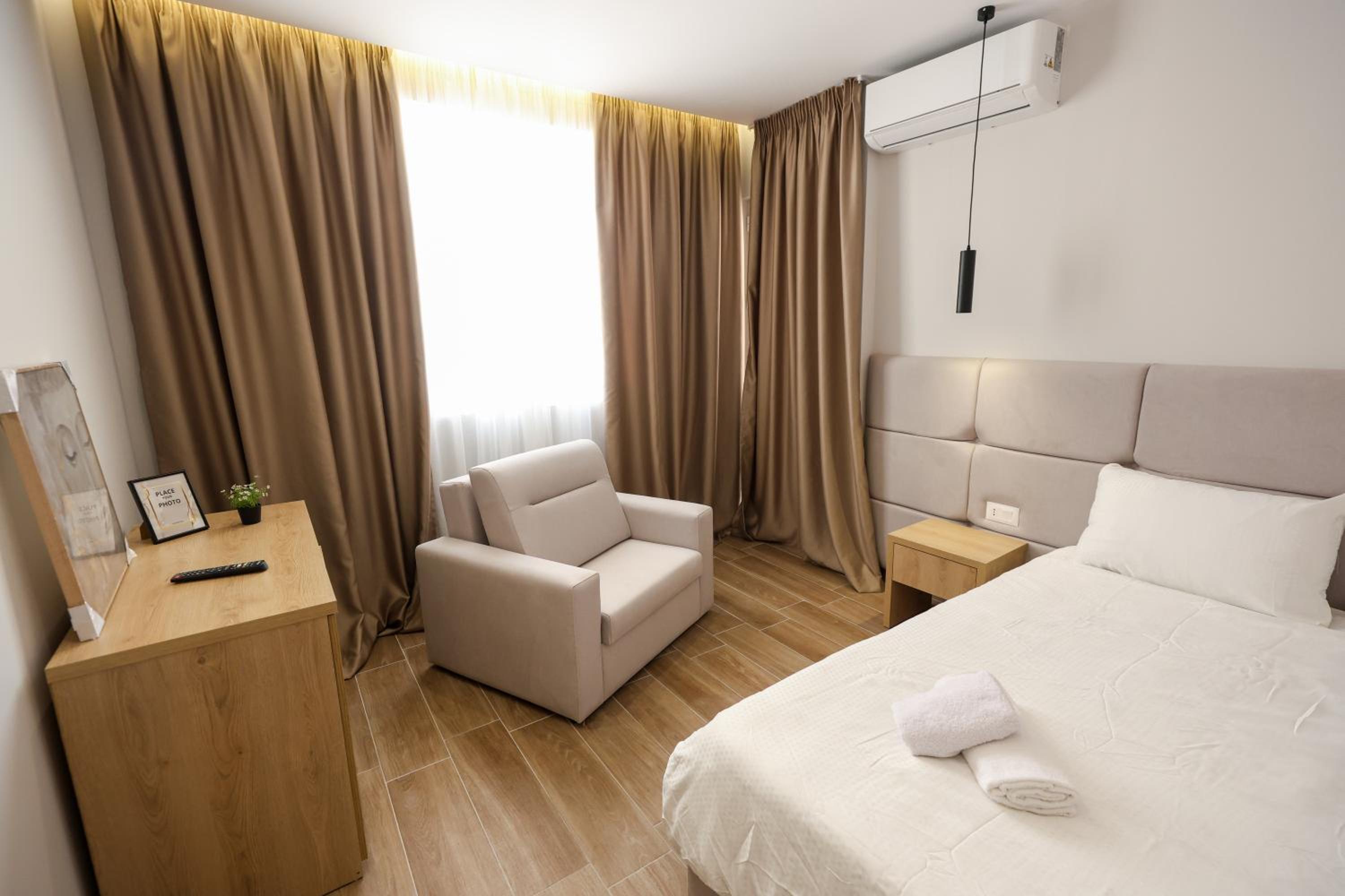 Studio Apartment With Balcony photo 3