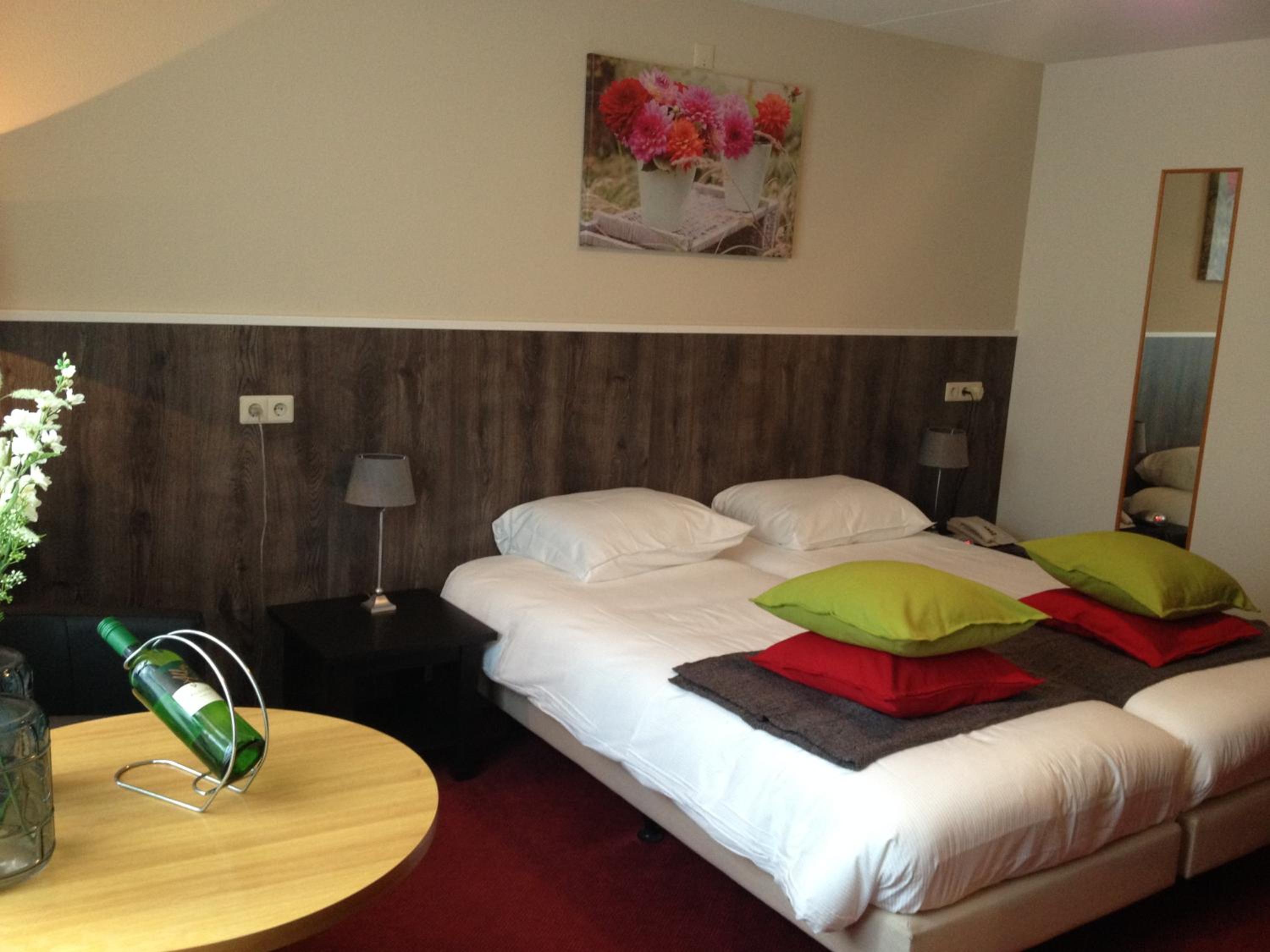Twin Room - Photo 7