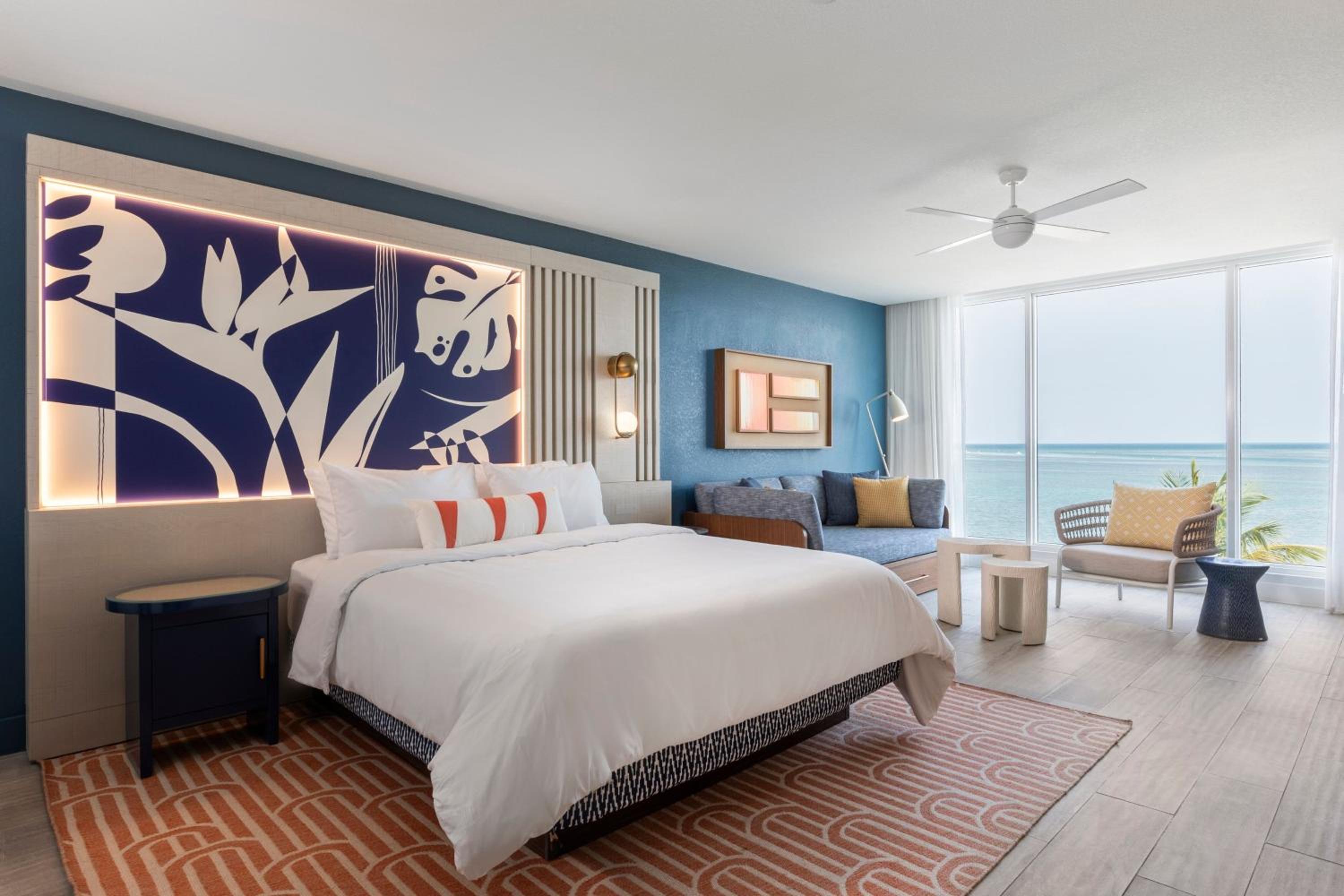 Junior King Suite With Oceanfront And Sofa Bed