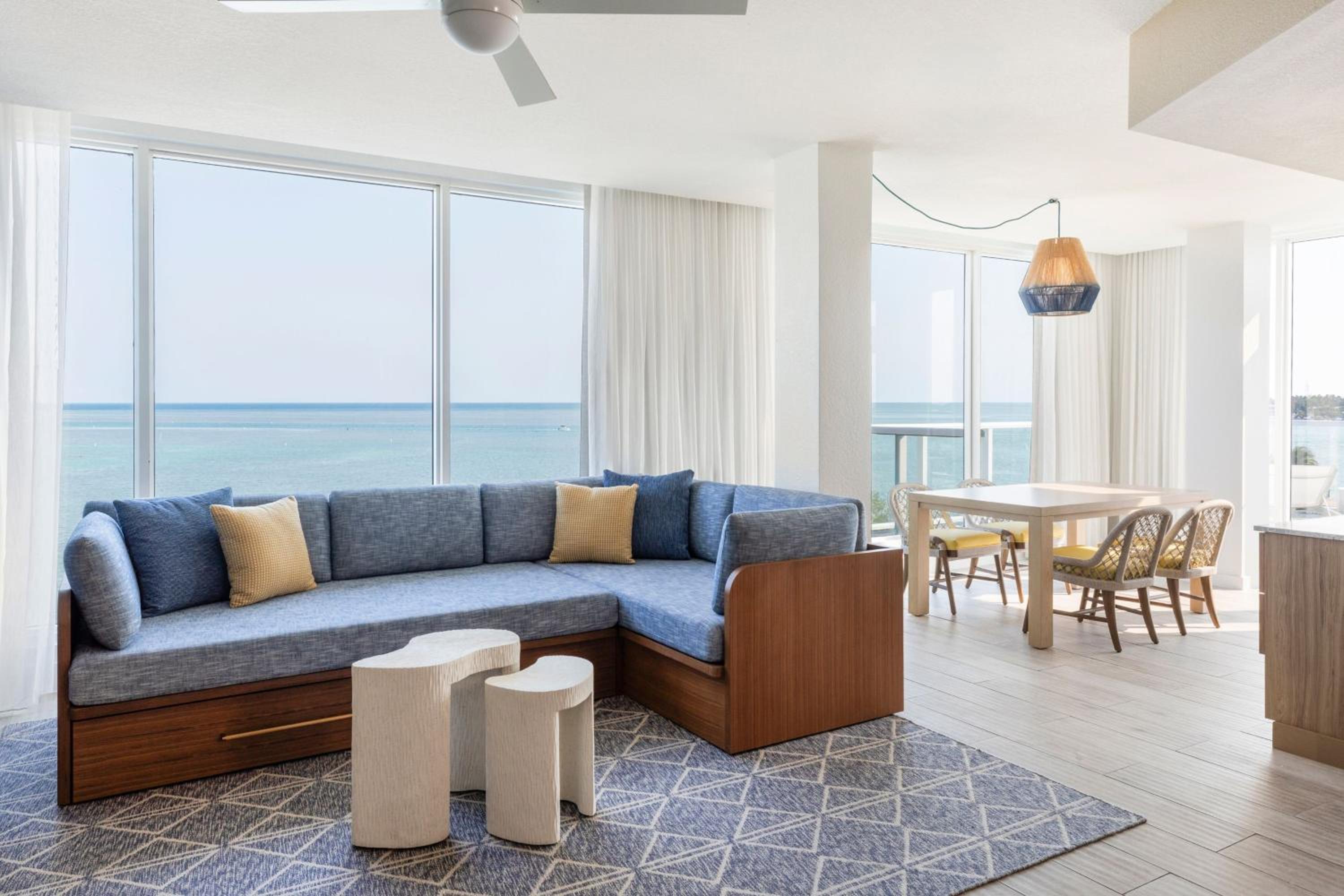 Three Waters King Suite With Sofa Bed And Oceanfront