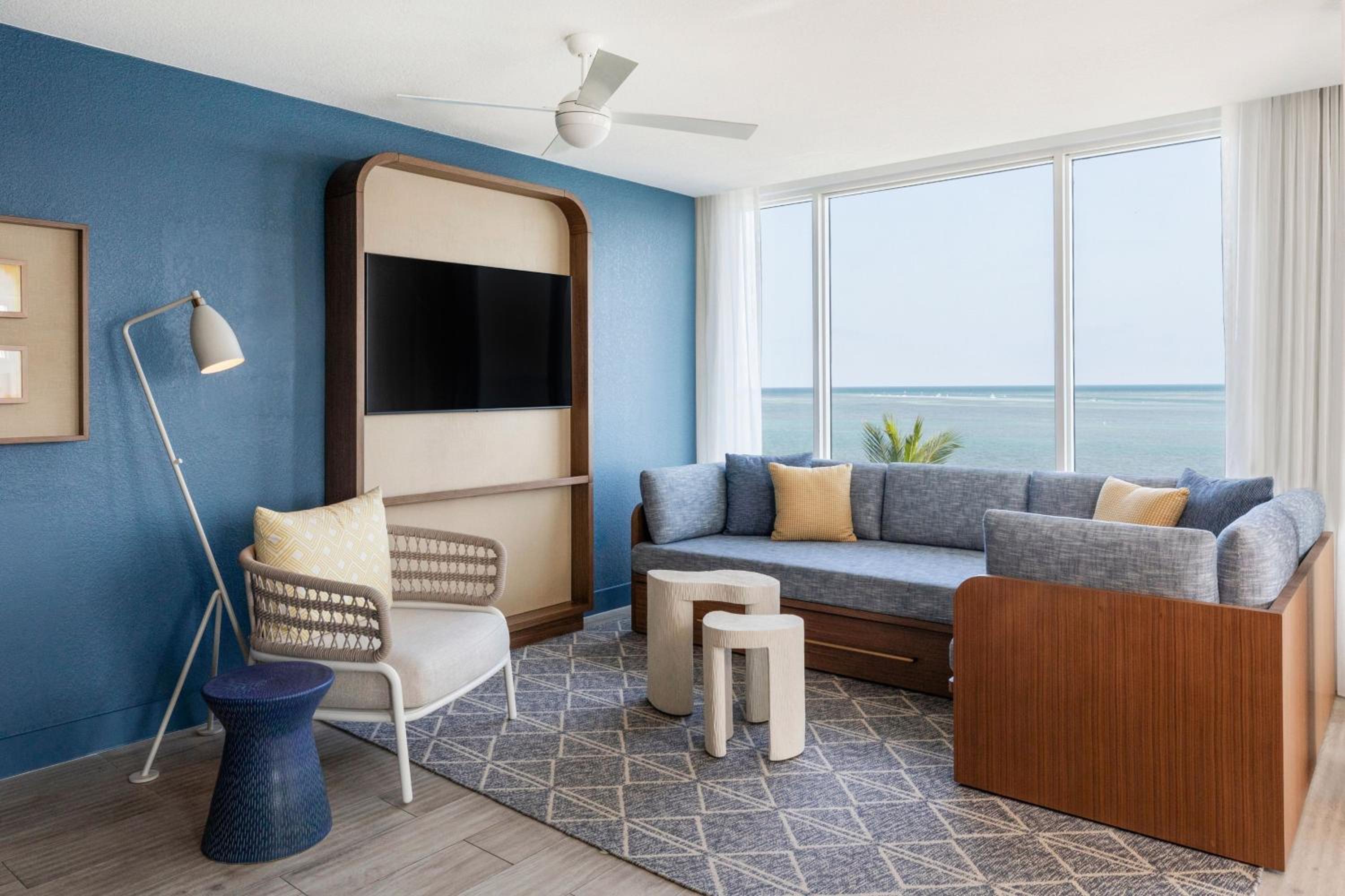 Three Waters King Suite With Sofa Bed And Oceanfront
