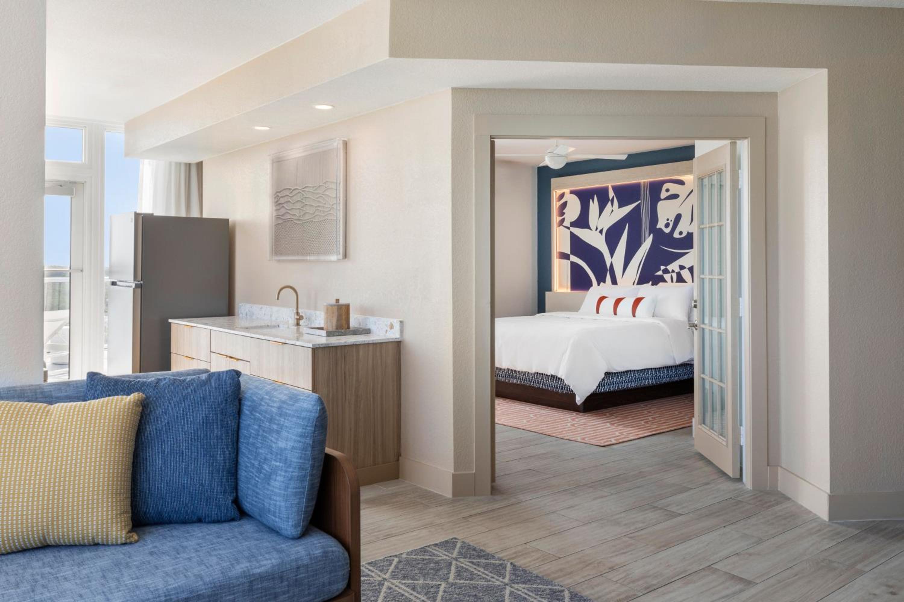 Three Waters King Suite With Sofa Bed And Oceanfront