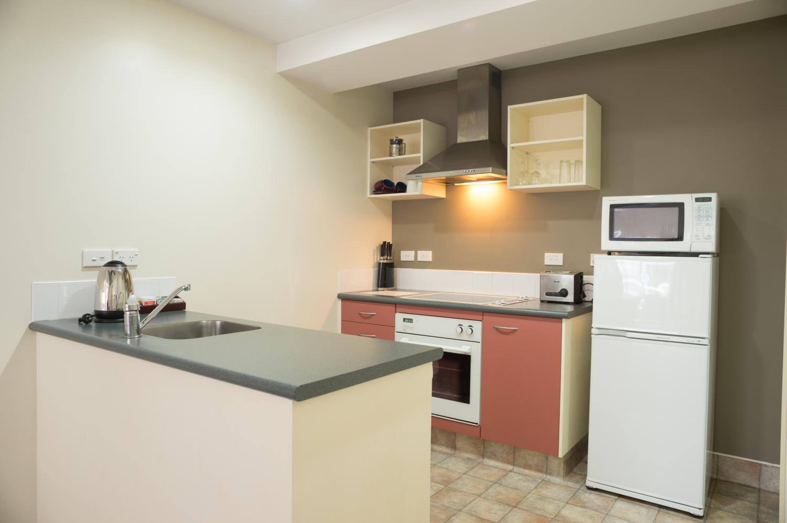 Three-Bedroom Apartment (Prepaid) - Photo 10