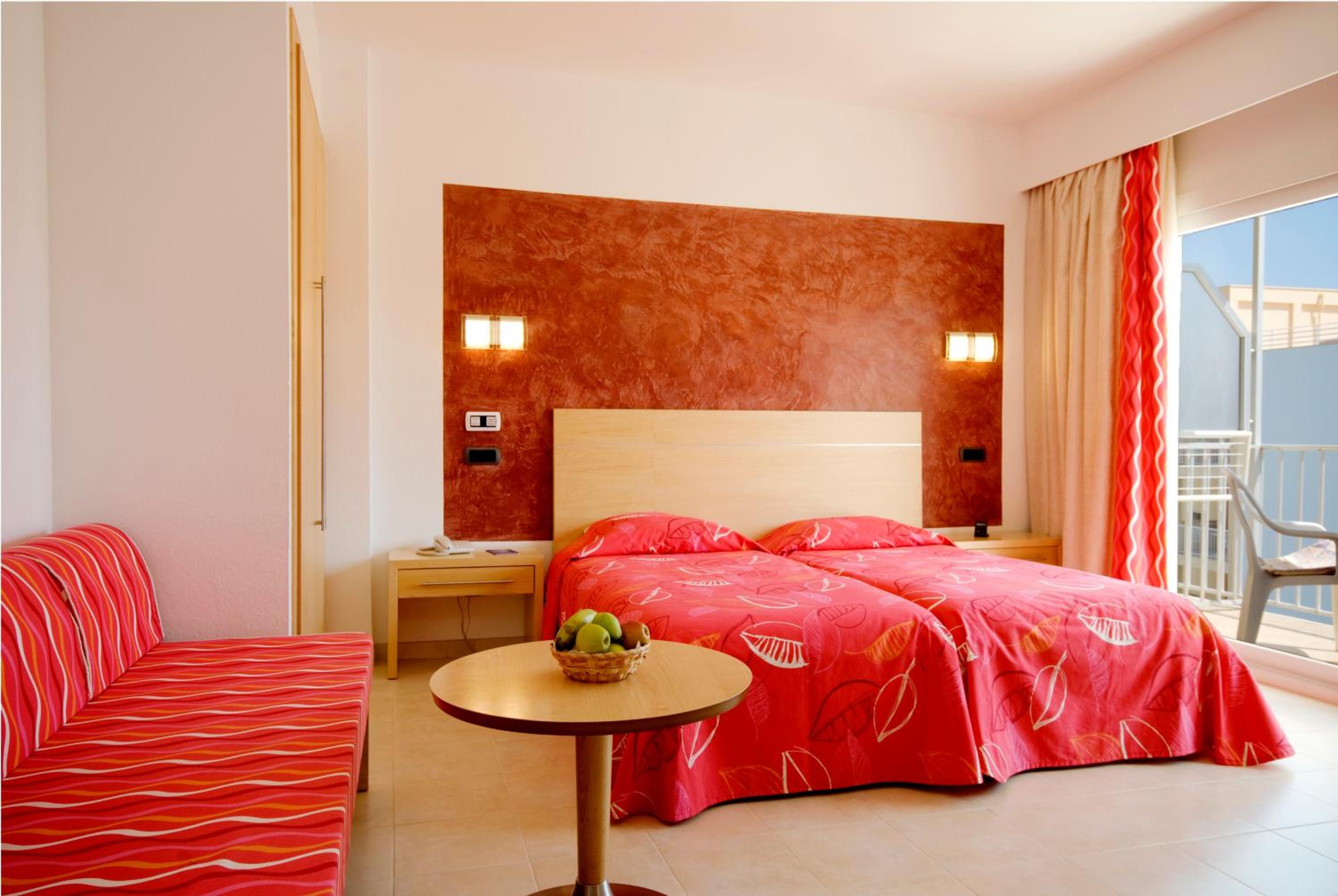 Deluxe Room (3 Adults)